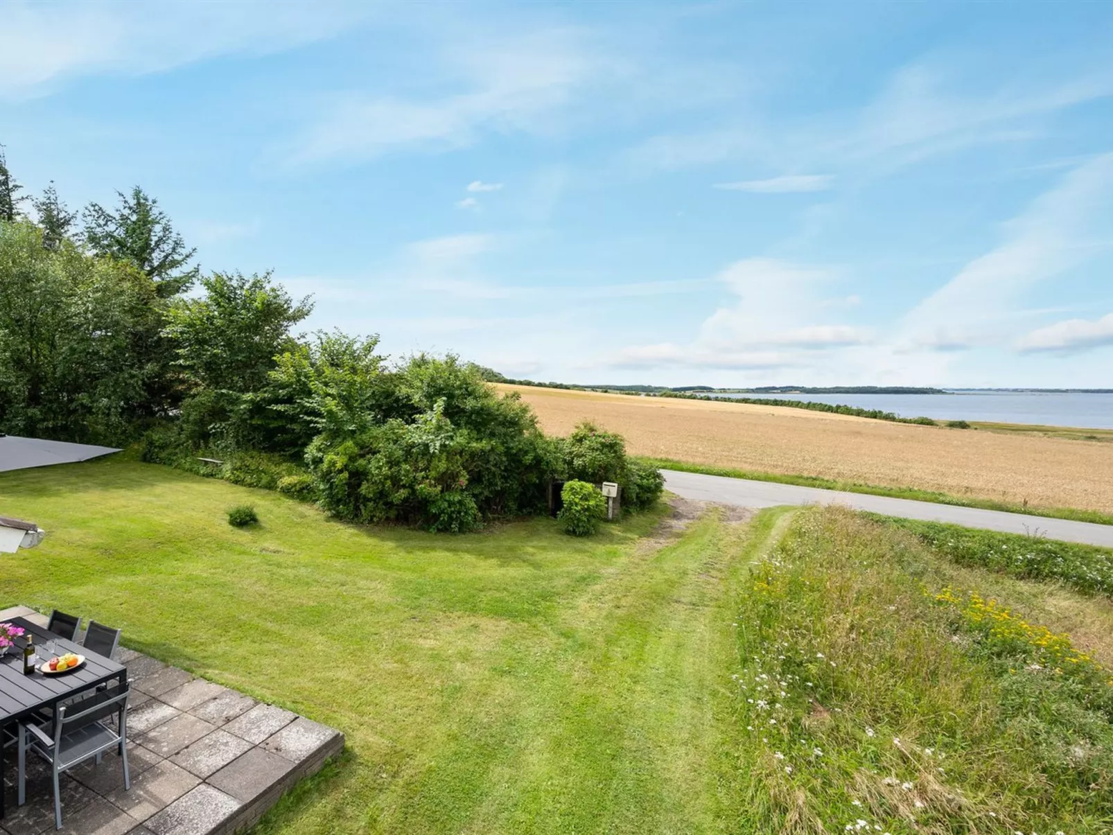 "Ephra" - 250m to the inlet-Buiten
