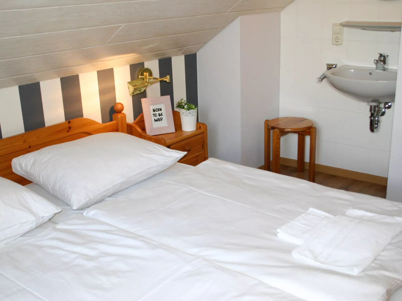 Dorf 4/ Haus 27-Binnen