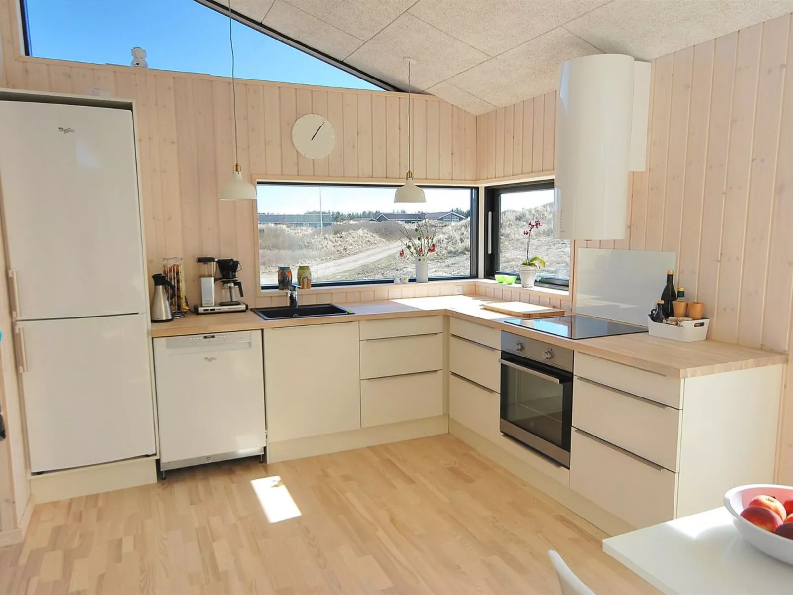 "Mikkel" - 300m from the sea-Binnen