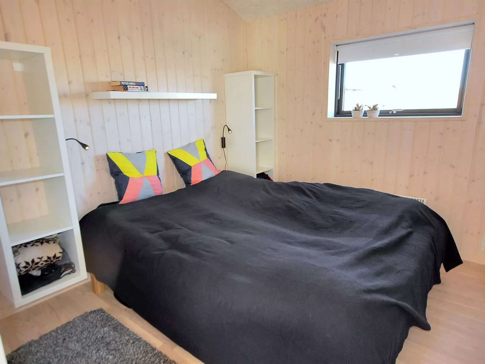 "Mikkel" - 300m from the sea-Binnen