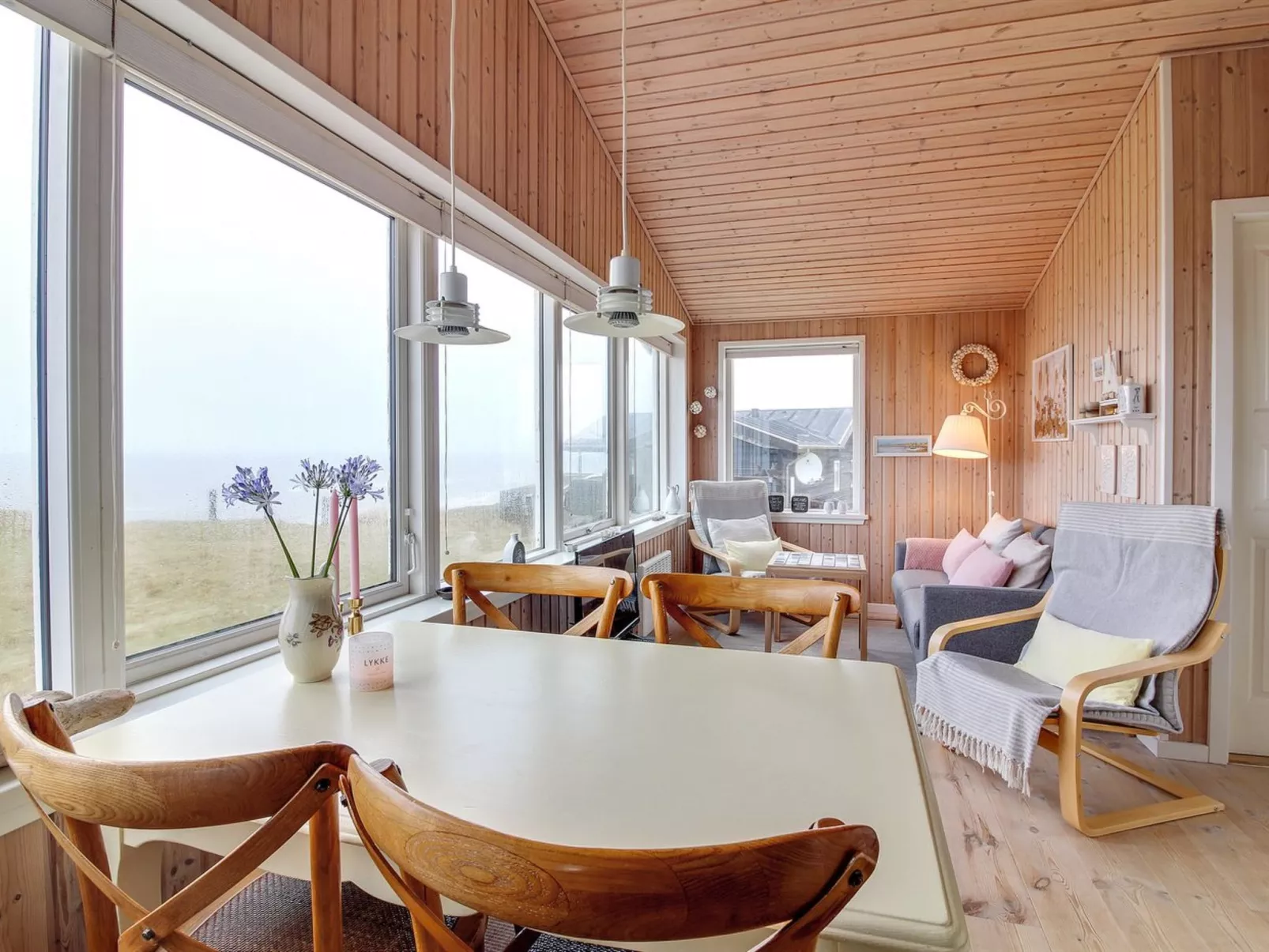 "Freydis" - 92m from the sea-Binnen