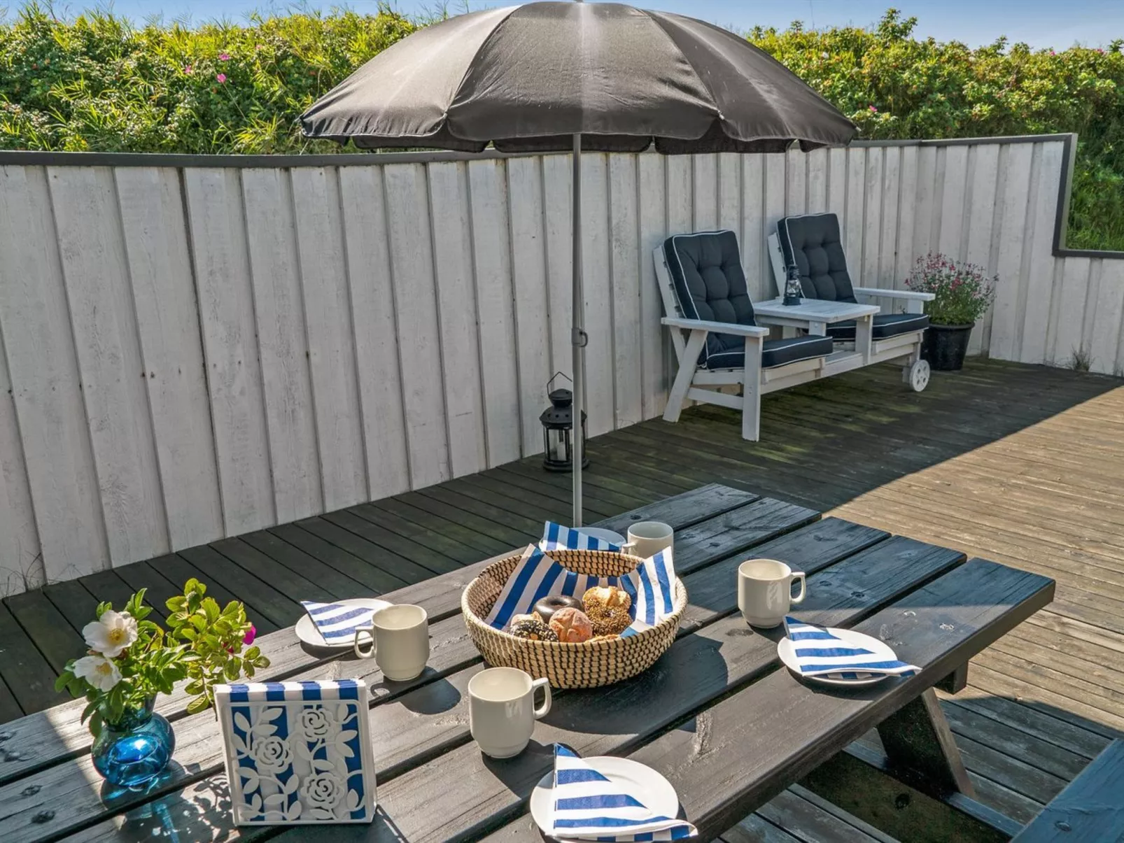 "Rutha" - 45m from the sea-Buiten