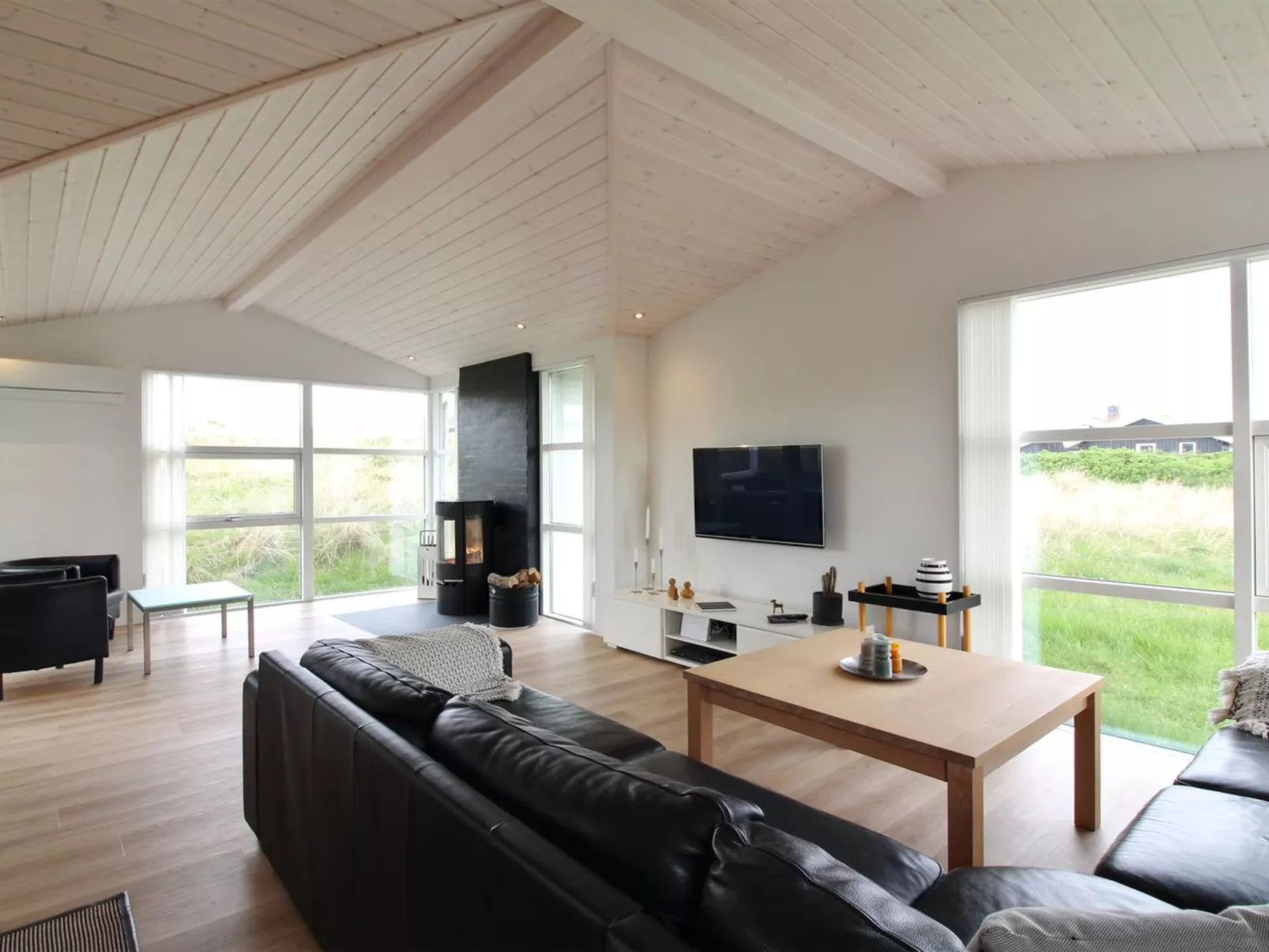 "Ingela" - 350m from the sea-Binnen