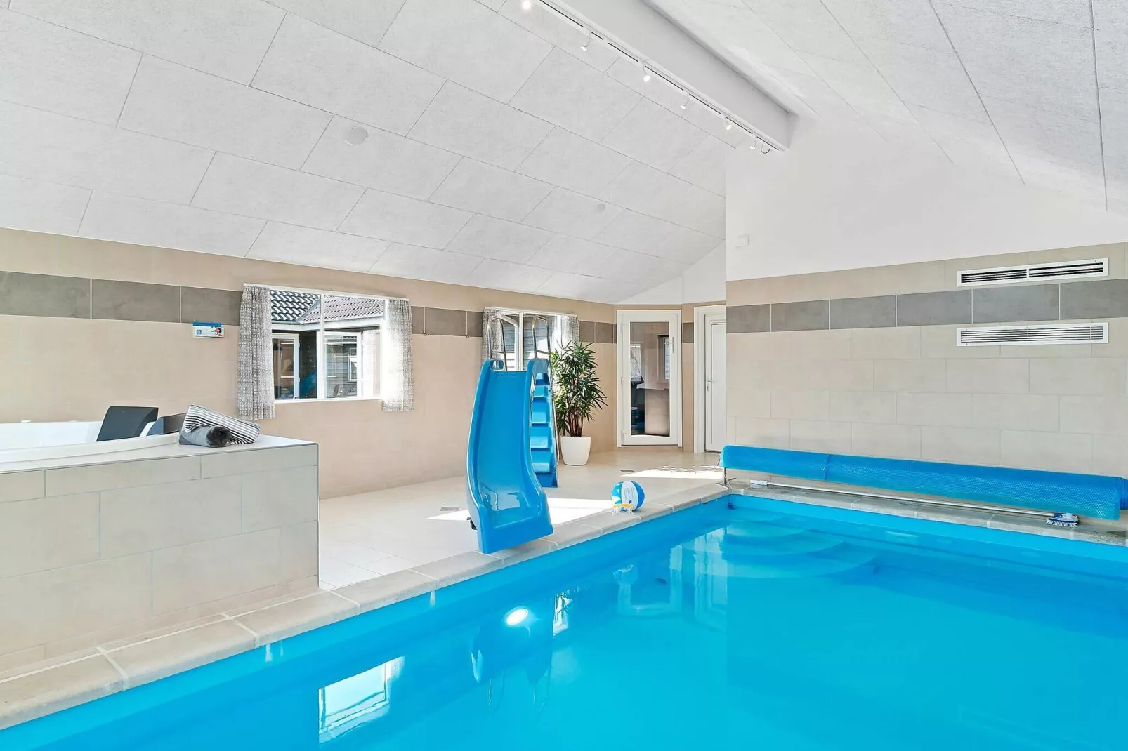 20 persoons vakantie huis in Hasselberg-Zwembad