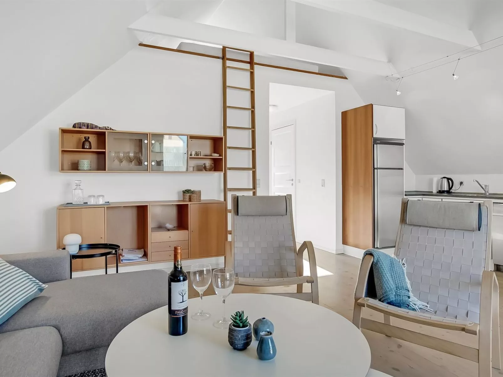 "Poulsen" - 200m from the sea-Binnen
