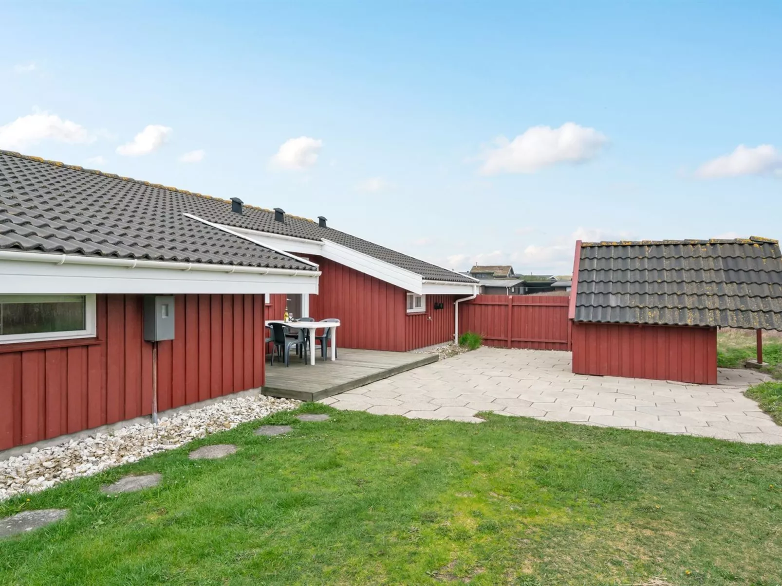 "Emi" - 250m from the sea-Buiten