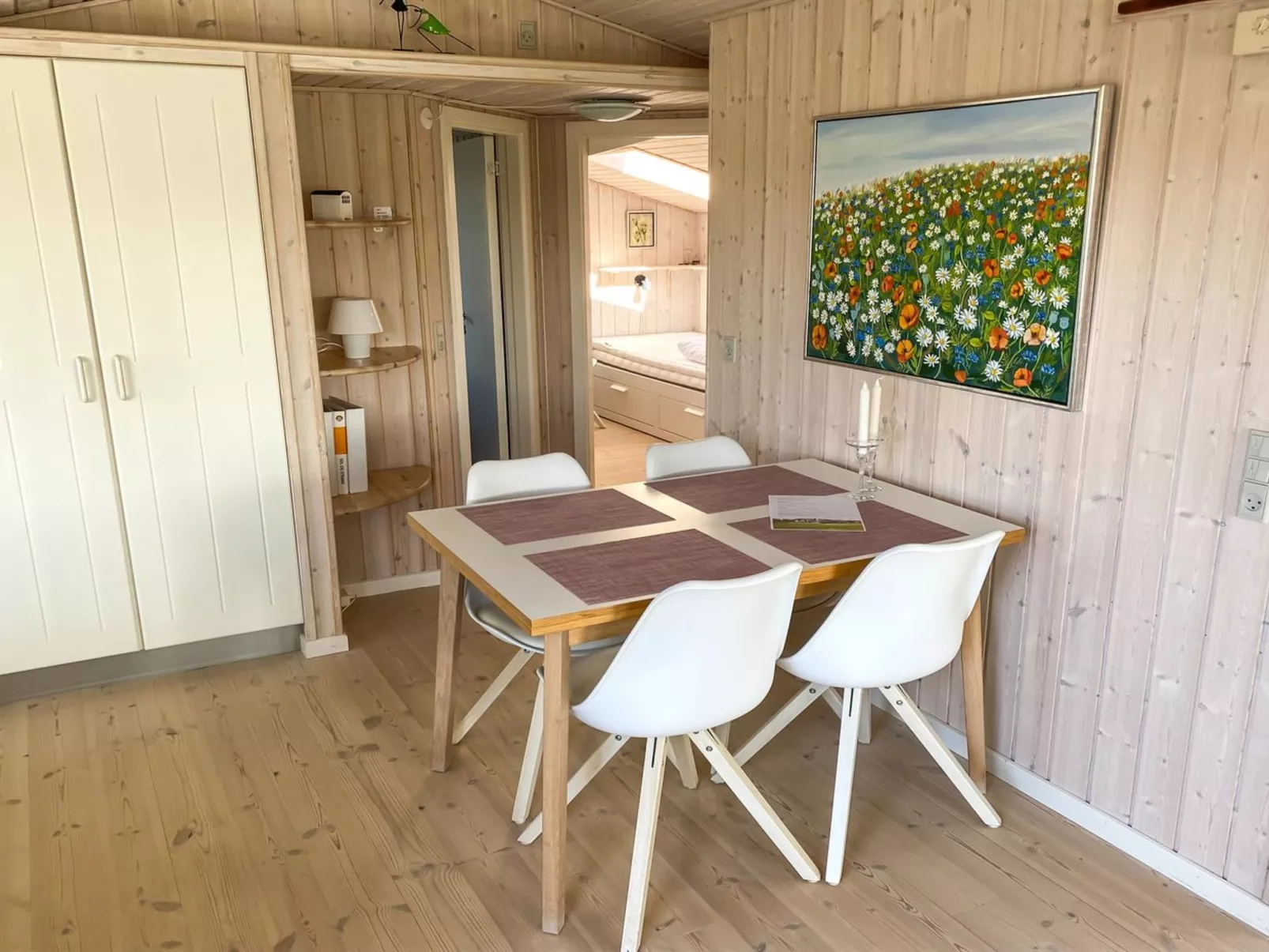 "Laurits" - 300m from the sea-Binnen
