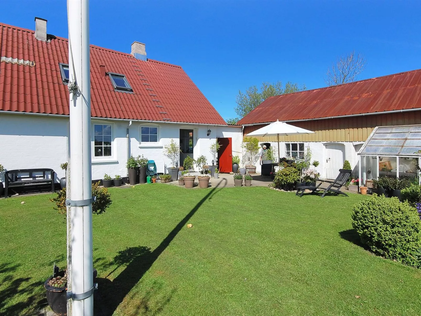 "Fraþulf" - 6km from the sea-Buiten
