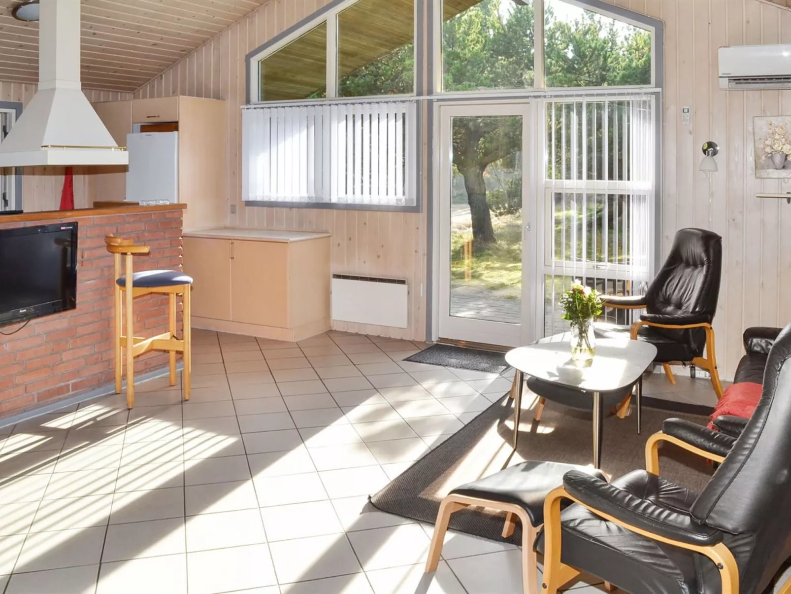 "Erlinda" - 3.1km from the sea-Binnen