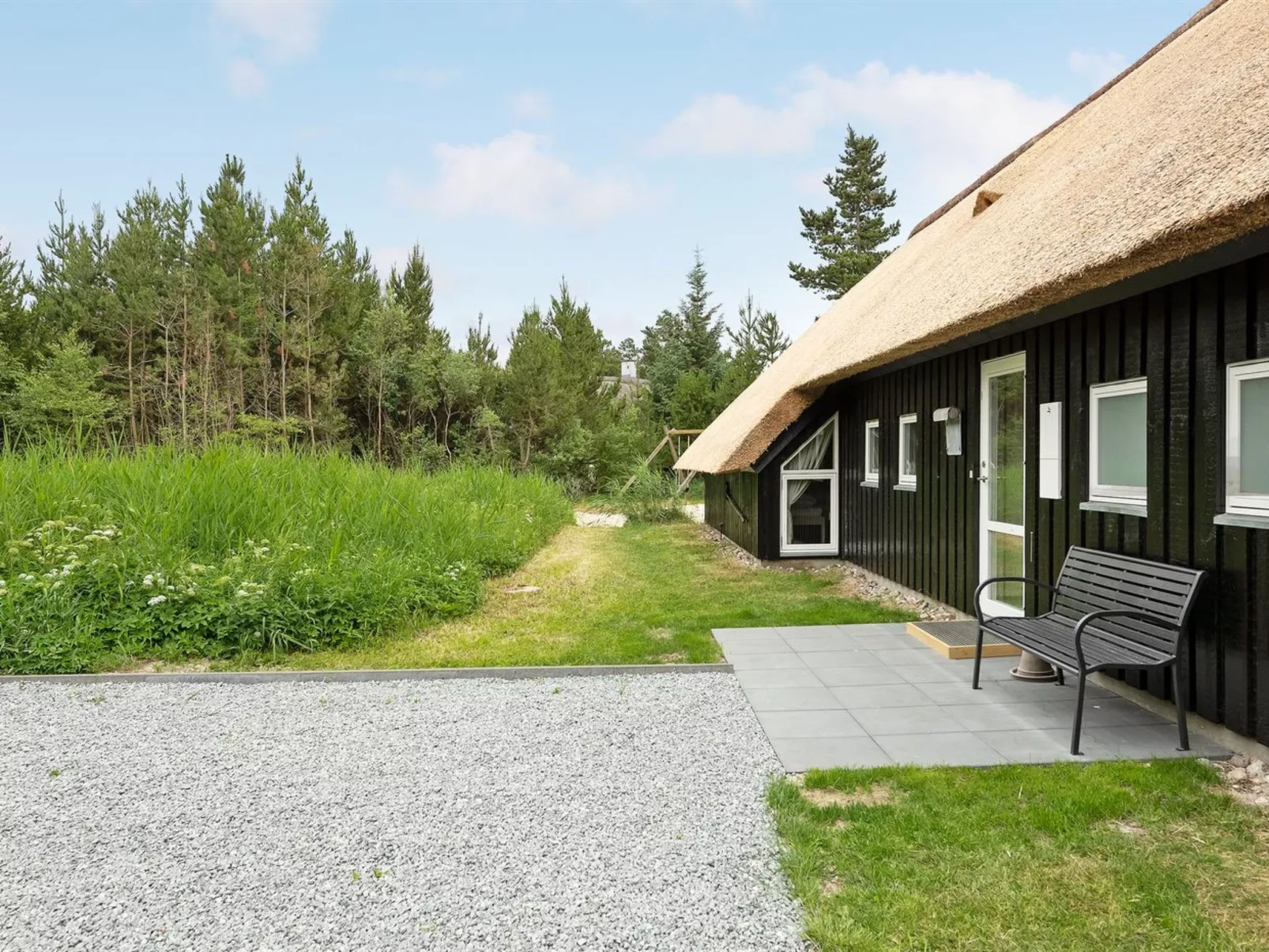 "Ellanor" - 1km from the sea-Buiten