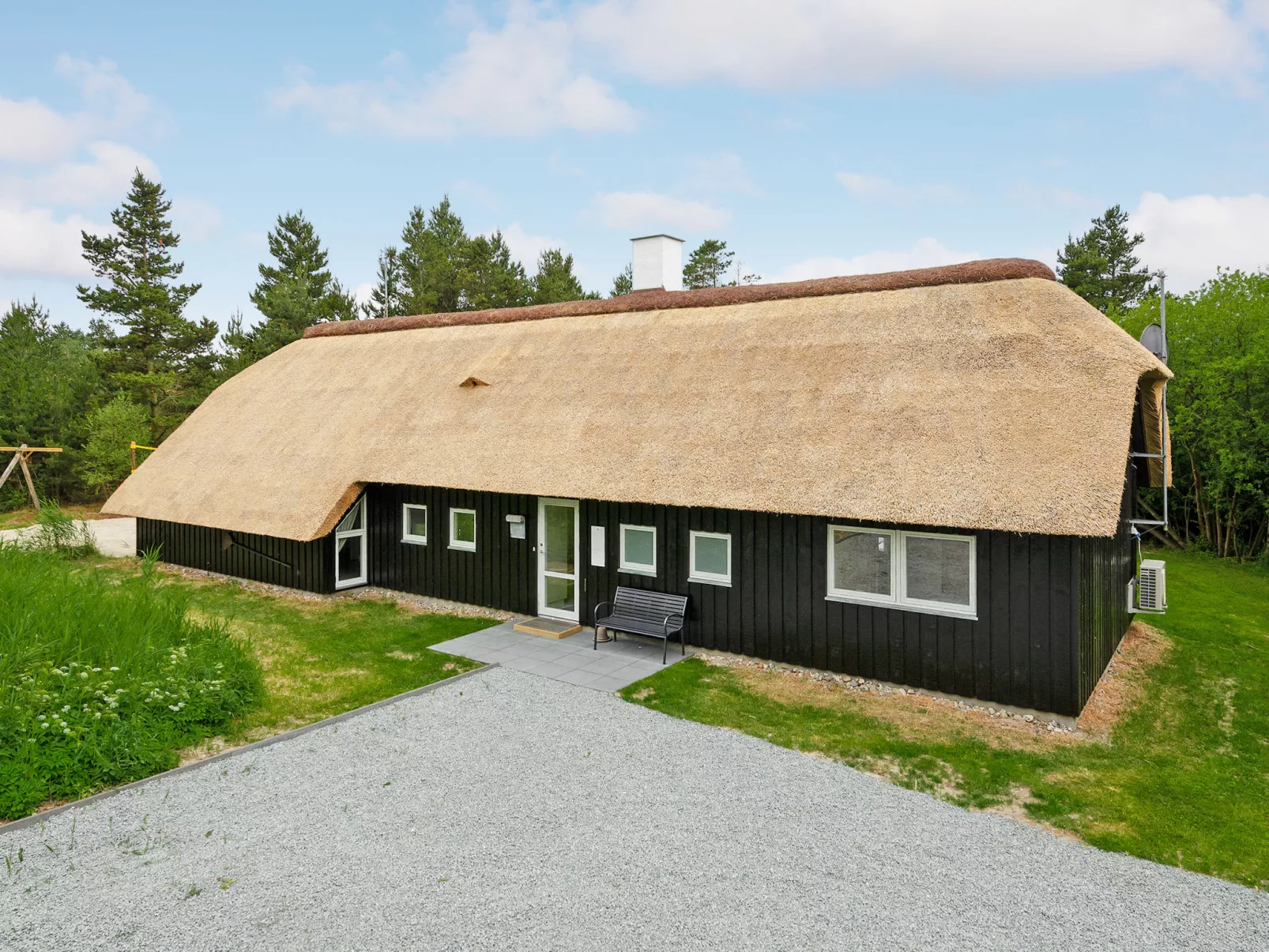 "Ellanor" - 1km from the sea-Buiten