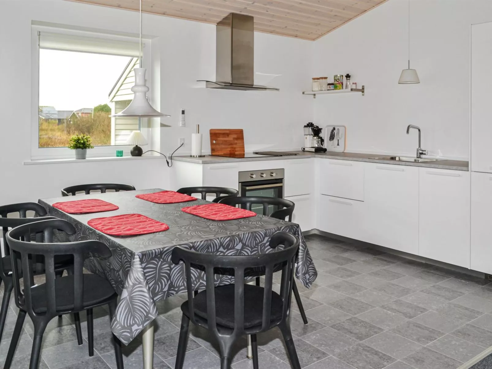 "Eldora" - 1.4km from the sea-Binnen