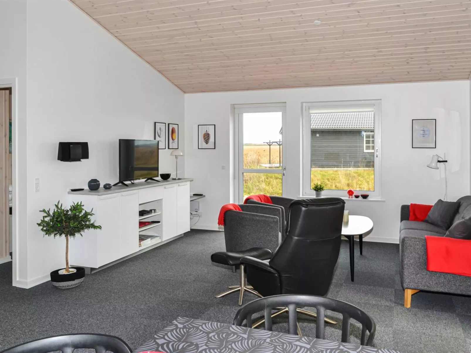 "Eldora" - 1.4km from the sea-Binnen