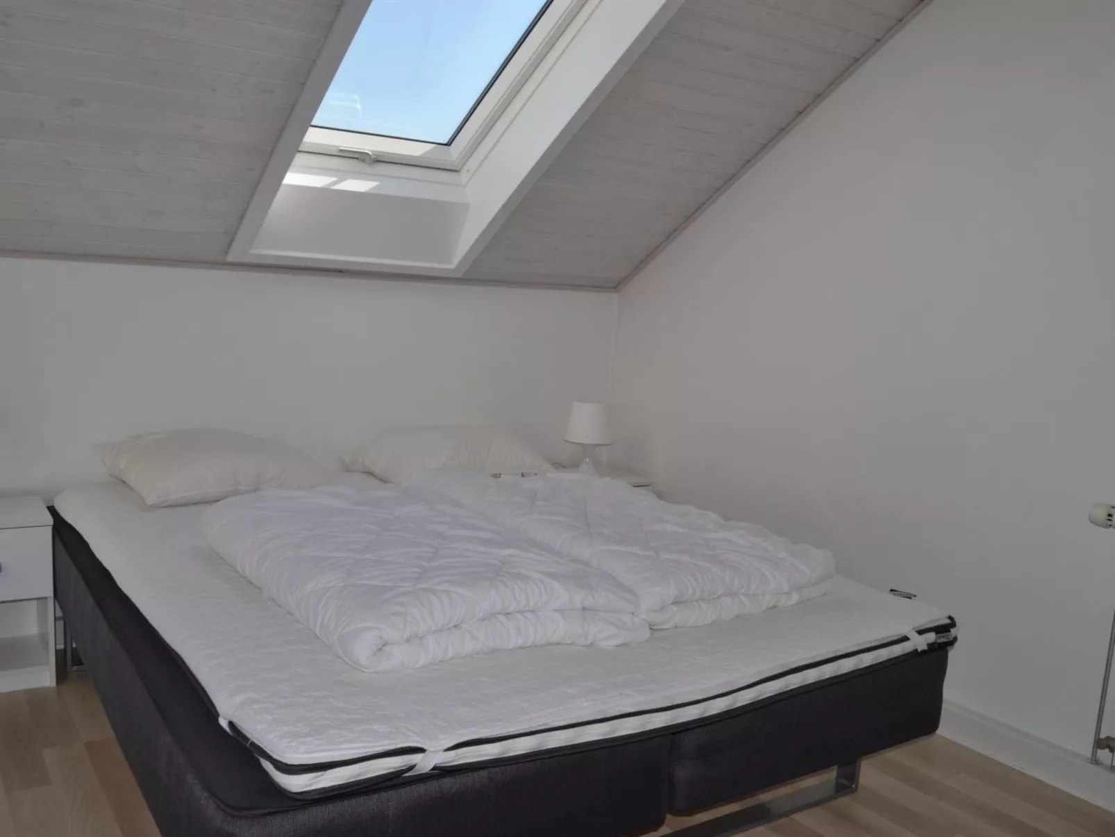 "Drita" - 2.3km from the sea-Binnen