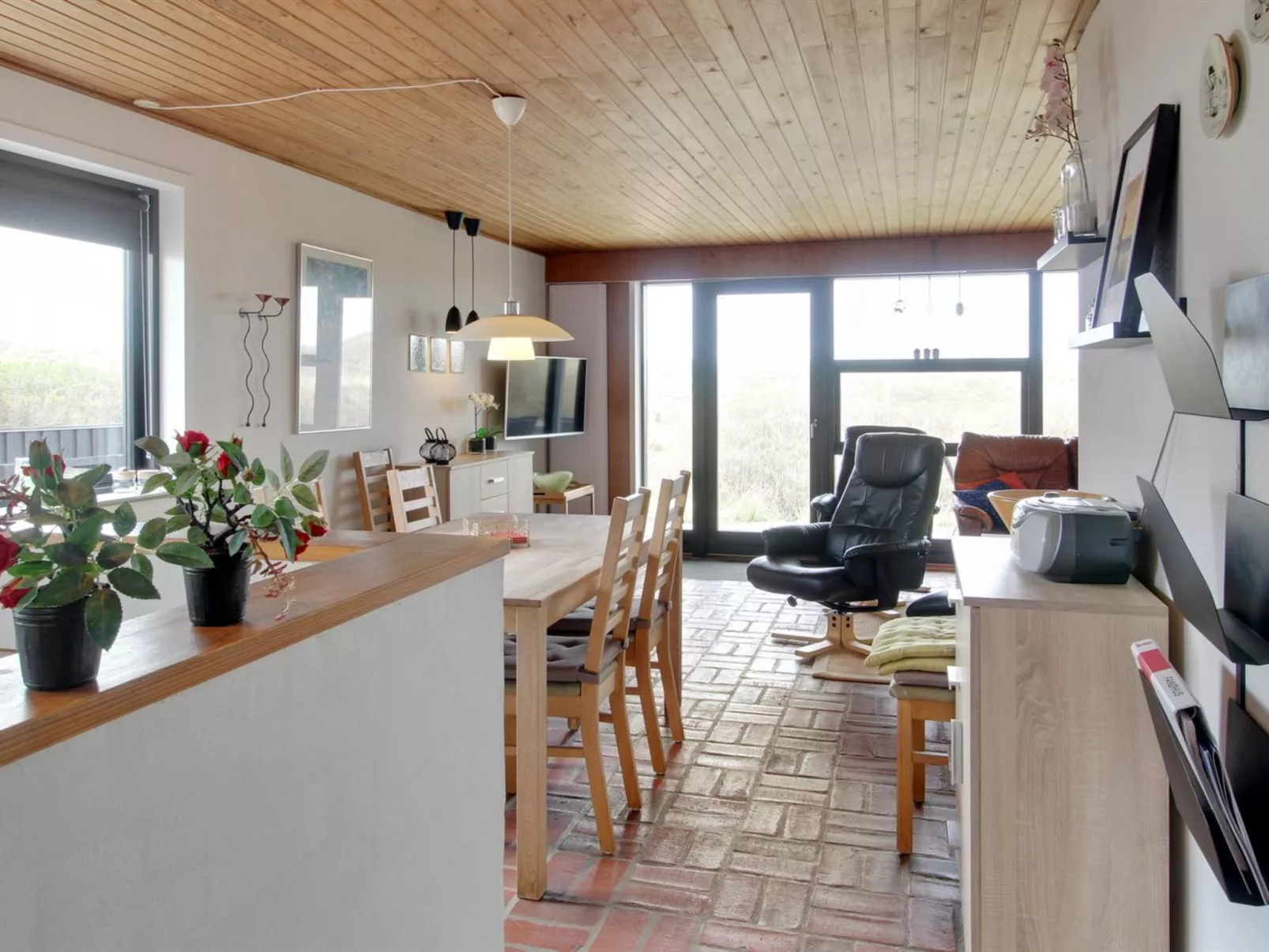 "Sophine" - 50m from the sea-Binnen
