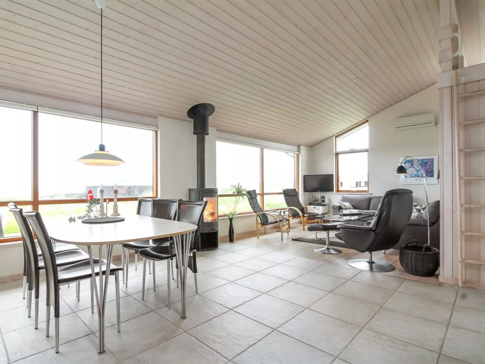 "Yma" - 200m from the sea-Binnen