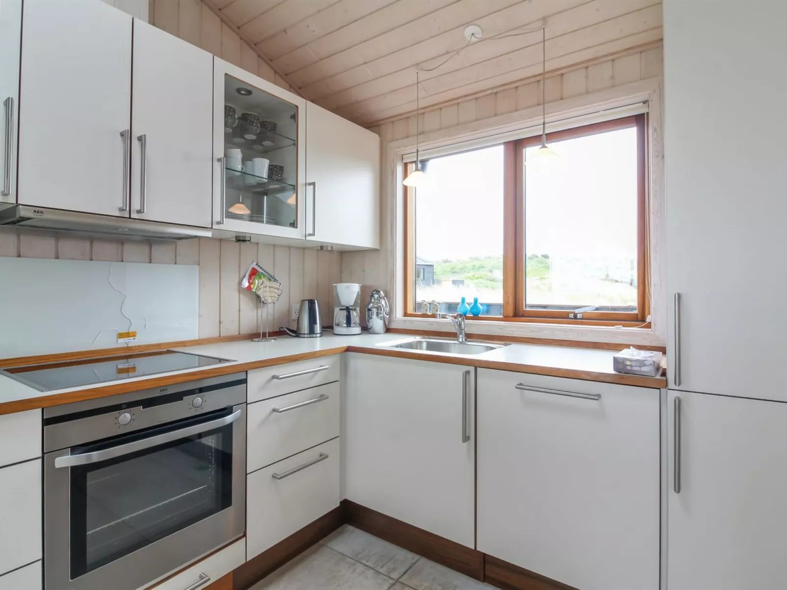 "Yma" - 200m from the sea-Binnen