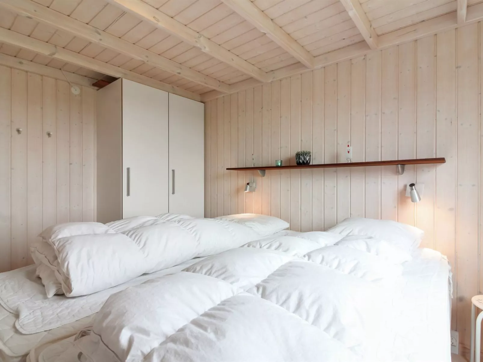 "Yma" - 200m from the sea-Binnen