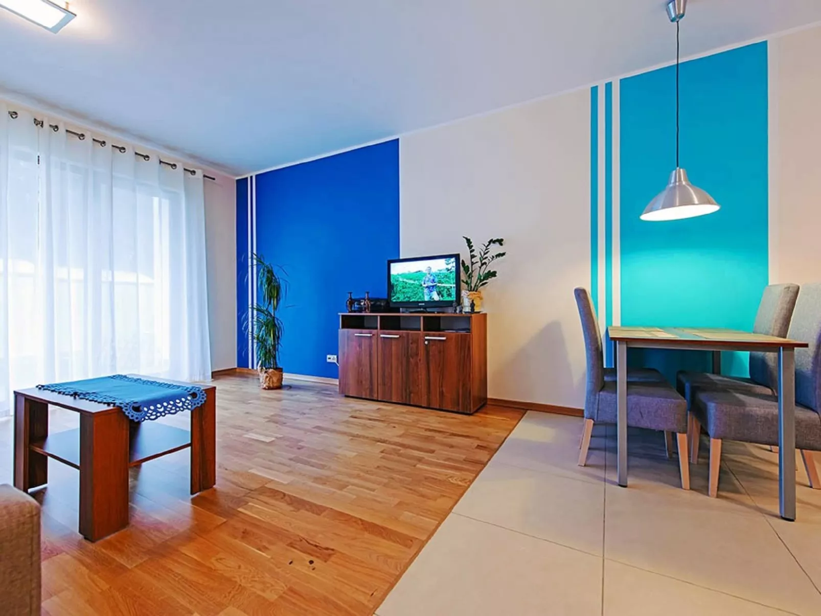 Cztery Pory Roku-Binnen