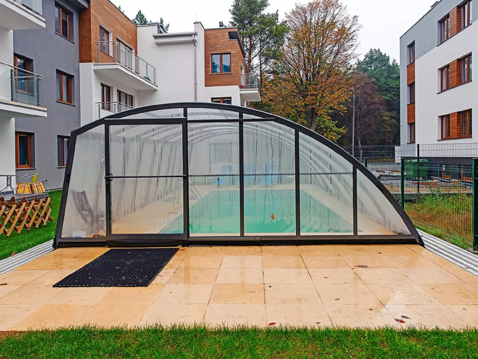 Cztery Pory Roku-Buiten