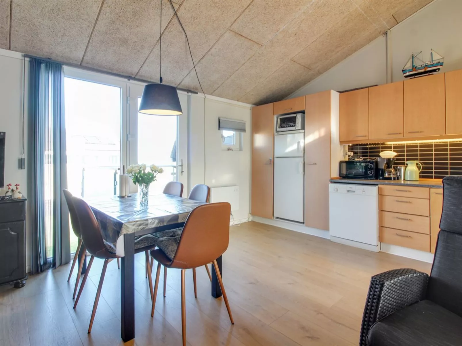 "Alex" - 150m from the sea-Binnen
