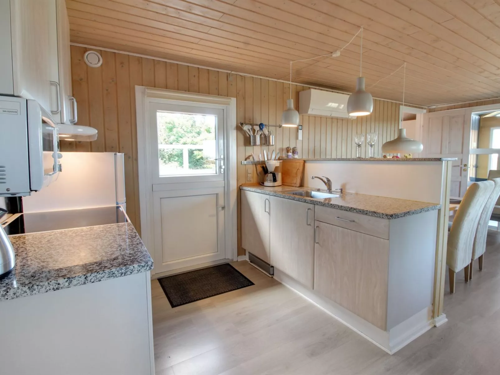 "Zekine" - 2.5km from the sea-Binnen
