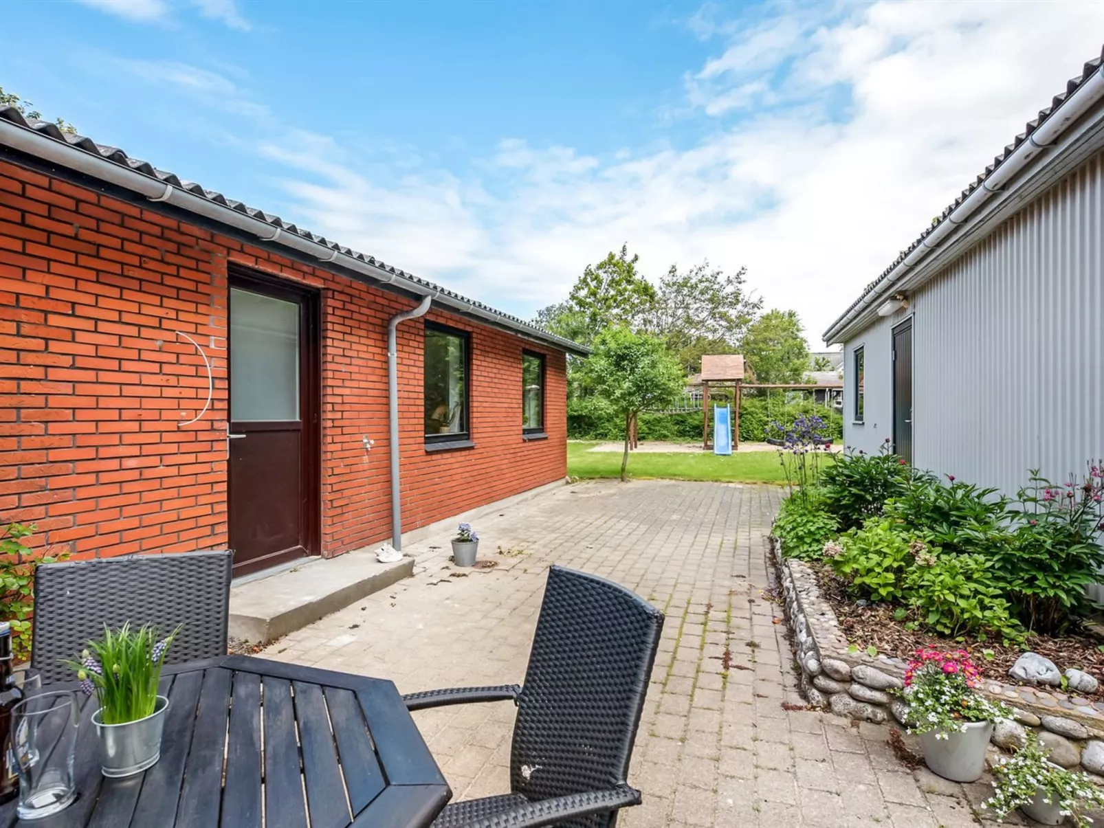 "Emin" - 100m from the sea-Buiten