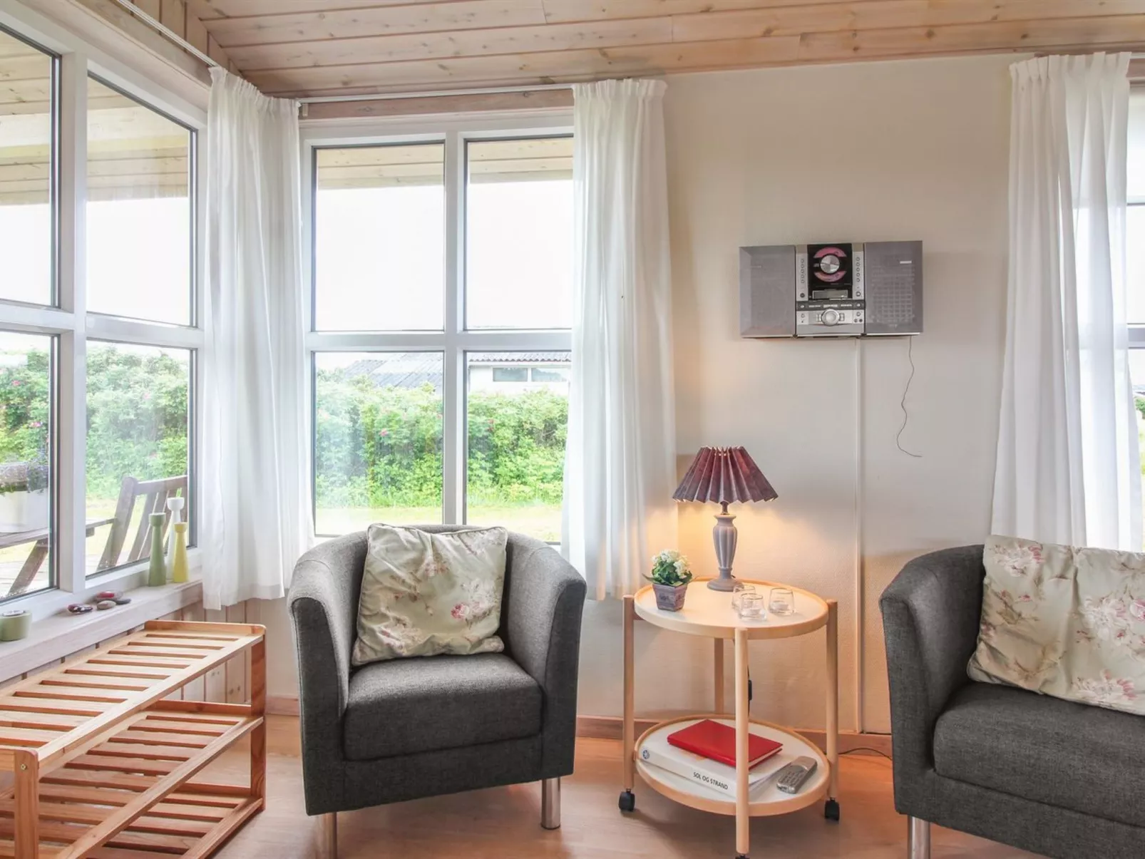 "Adelbert" - 400m from the sea-Binnen
