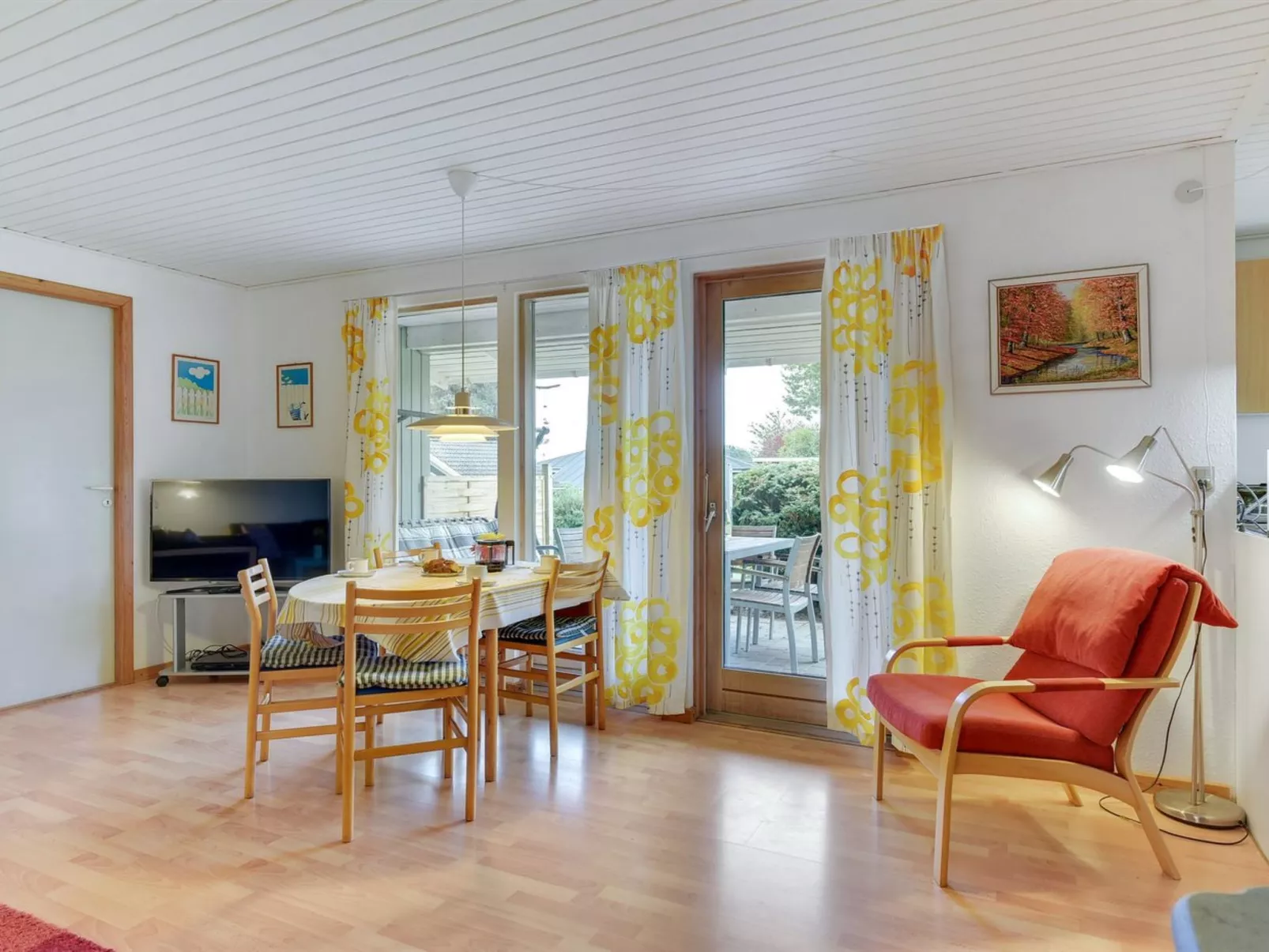 "Ingebore" - 350m from the sea-Binnen