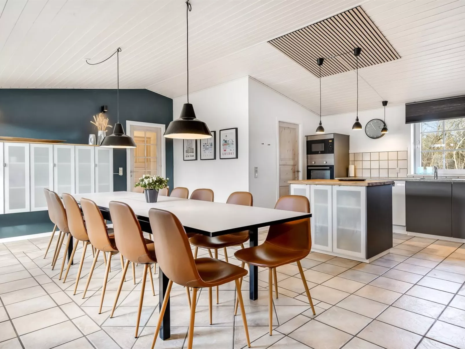 "Alfrida" - 1.5km from the sea-Binnen