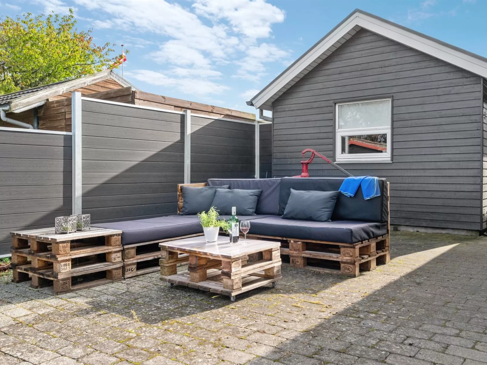 "Thorwith" - 150m from the sea-Buiten