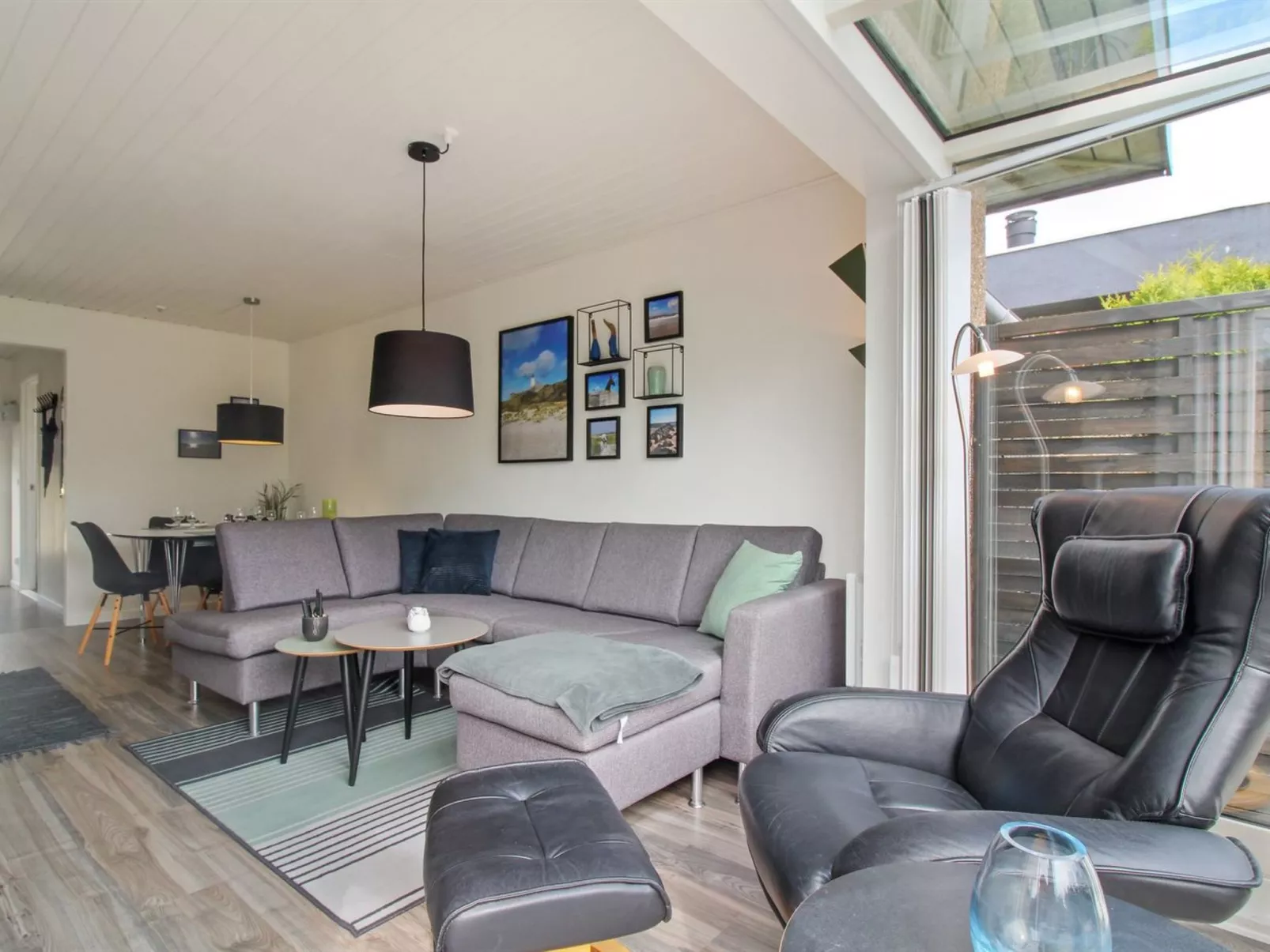 "Clemence" - 900m from the sea-Binnen