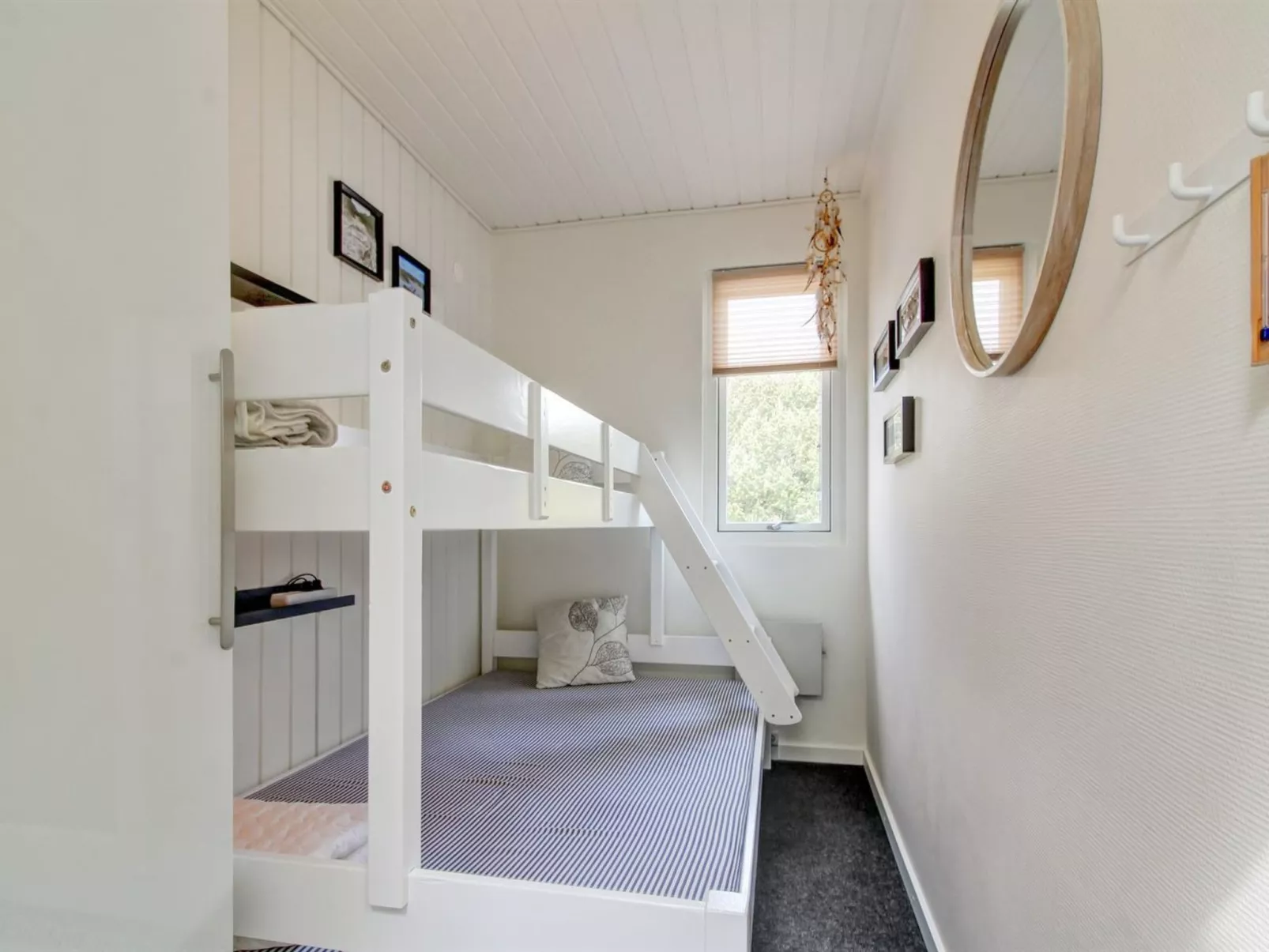 "Clemence" - 900m from the sea-Binnen