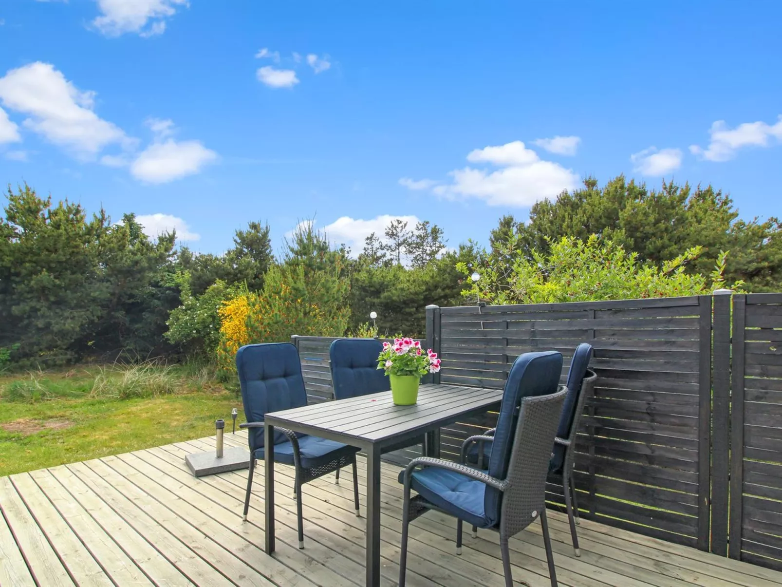 "Clemence" - 900m from the sea-Buiten
