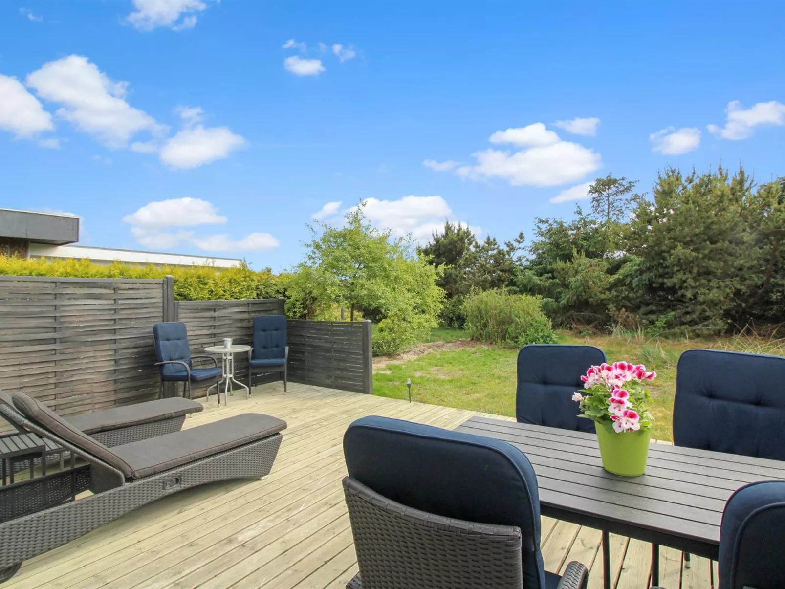 "Clemence" - 900m from the sea-Buiten