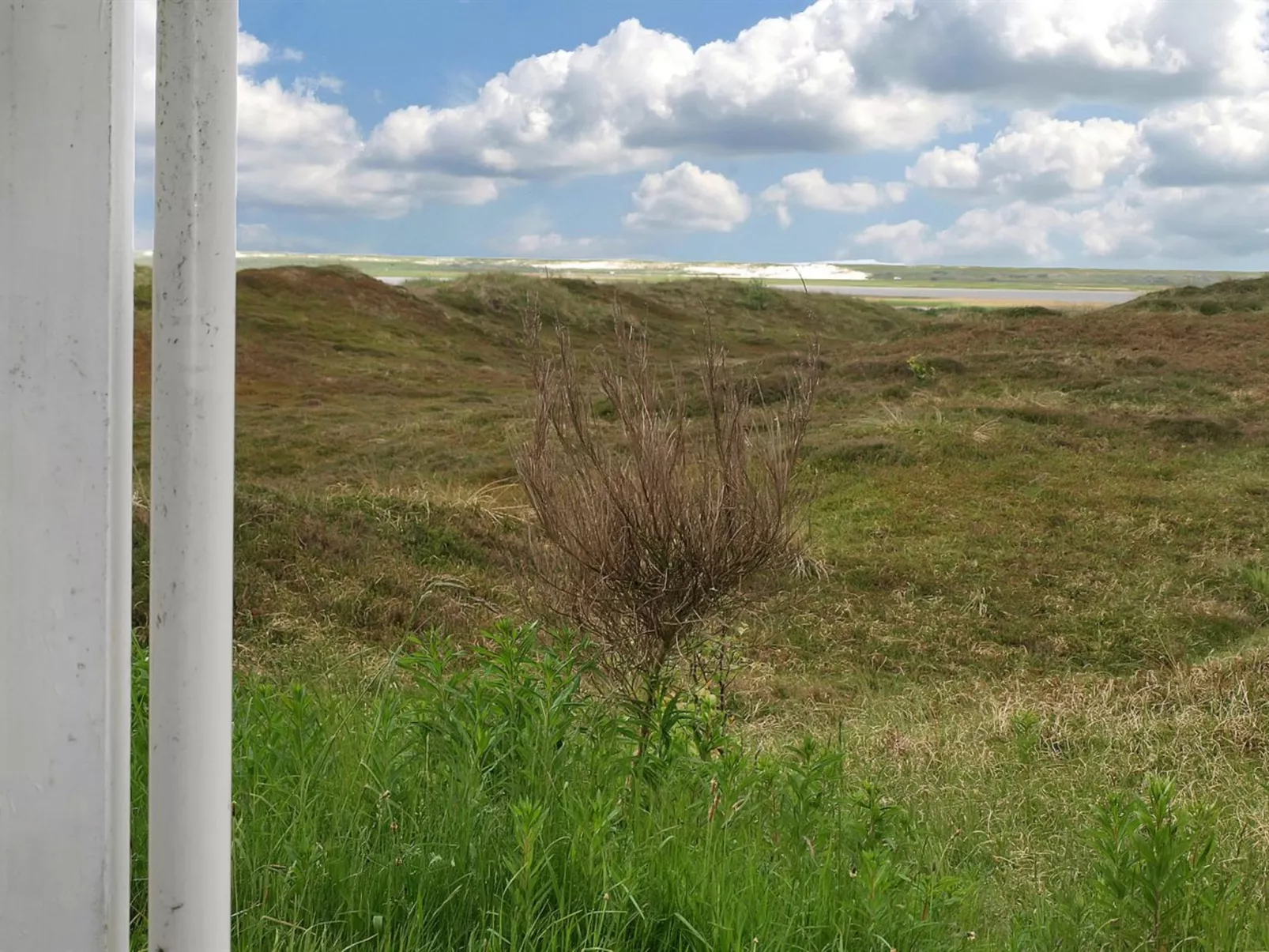 "Leona" - 250m to the inlet-Buiten