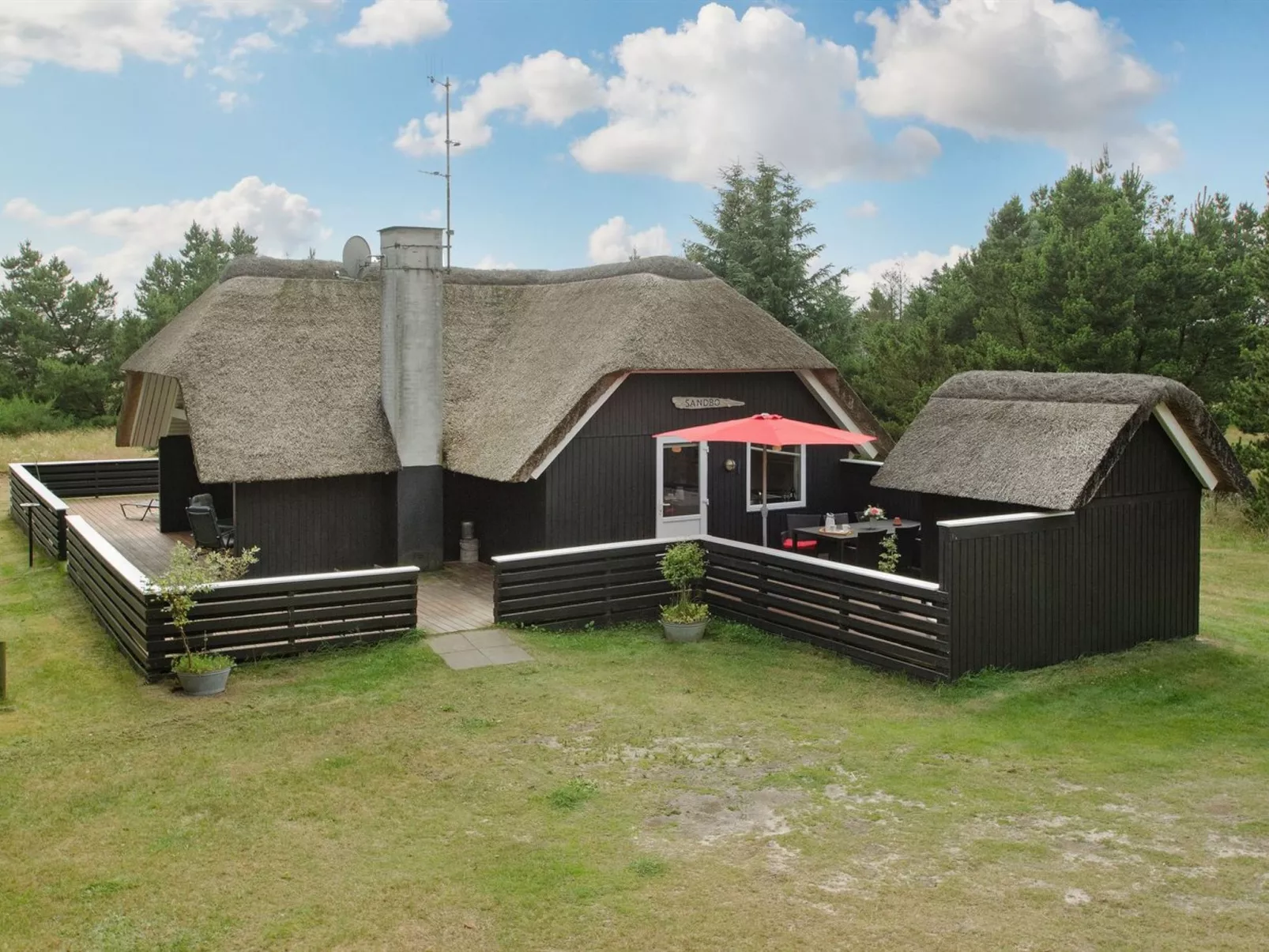 "Patrik" - 1.4km from the sea-Buiten