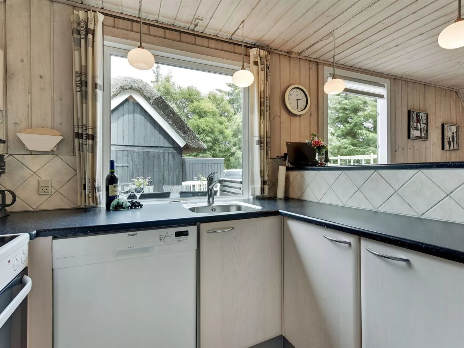 "Patrik" - 1.4km from the sea-Binnen