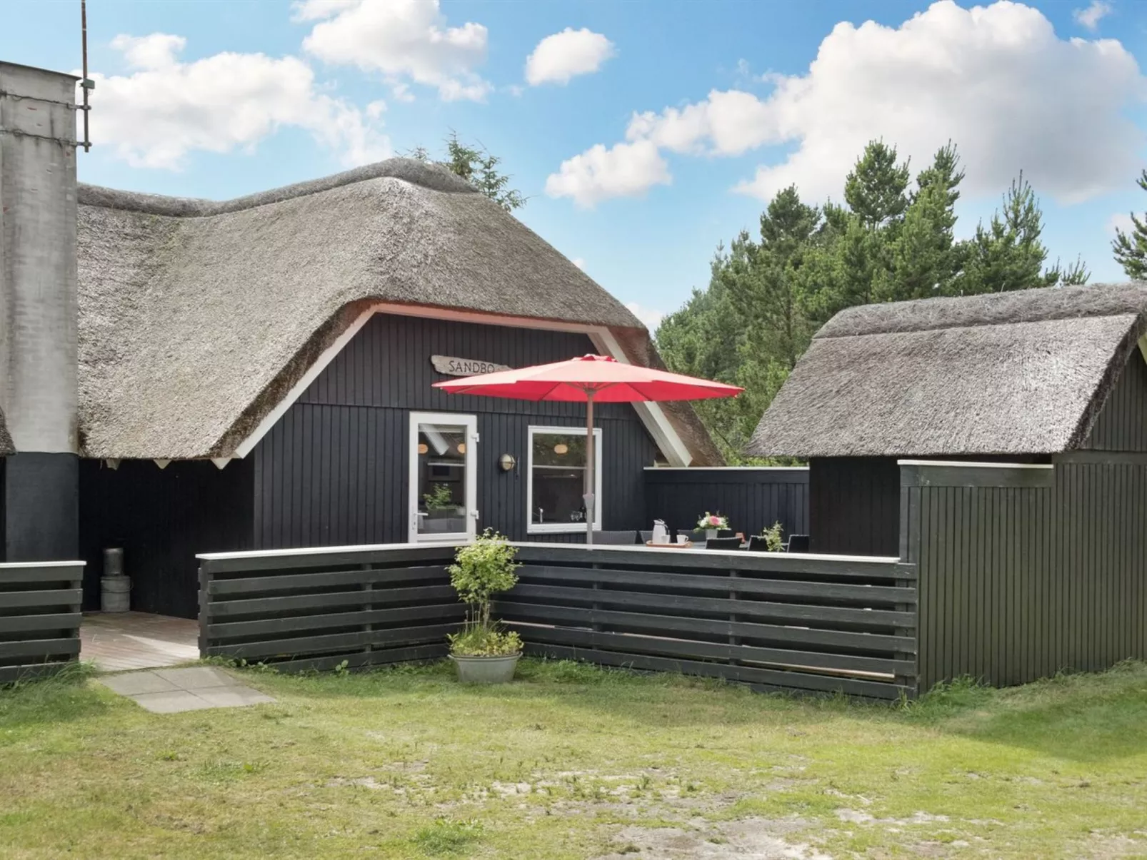 "Patrik" - 1.4km from the sea-Buiten