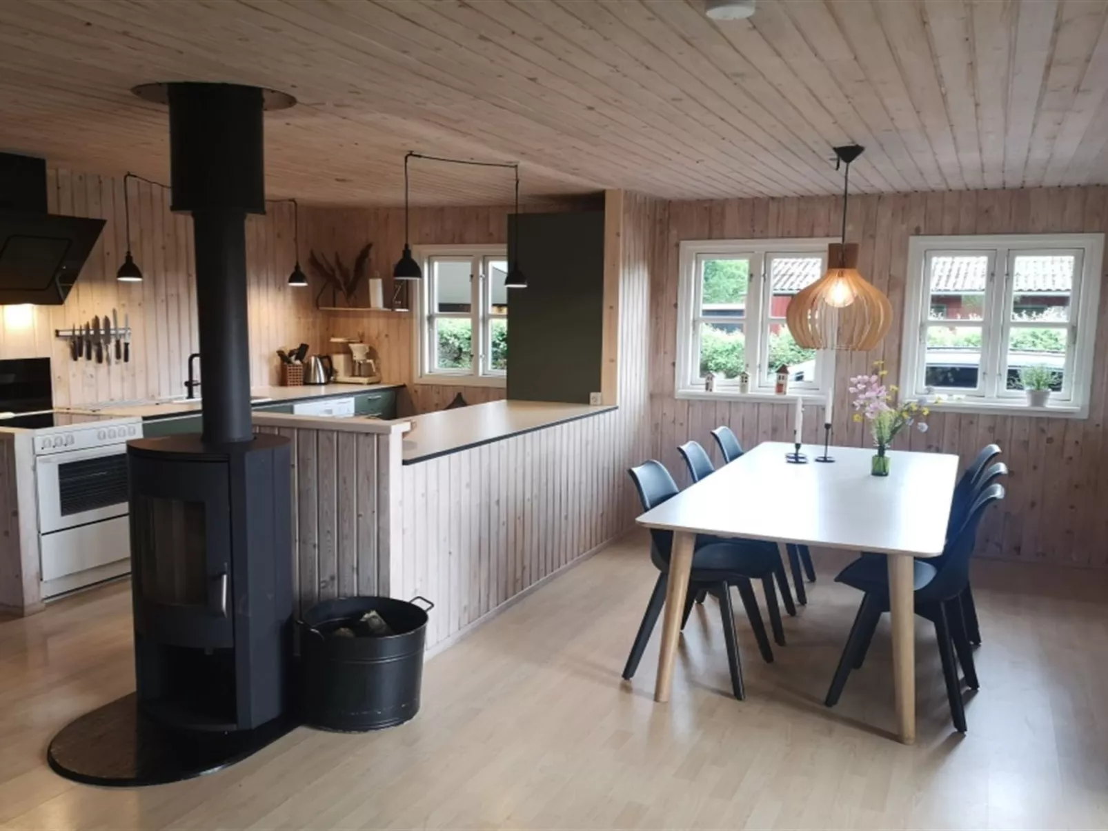 "Amdi" - 100m from the sea-Binnen