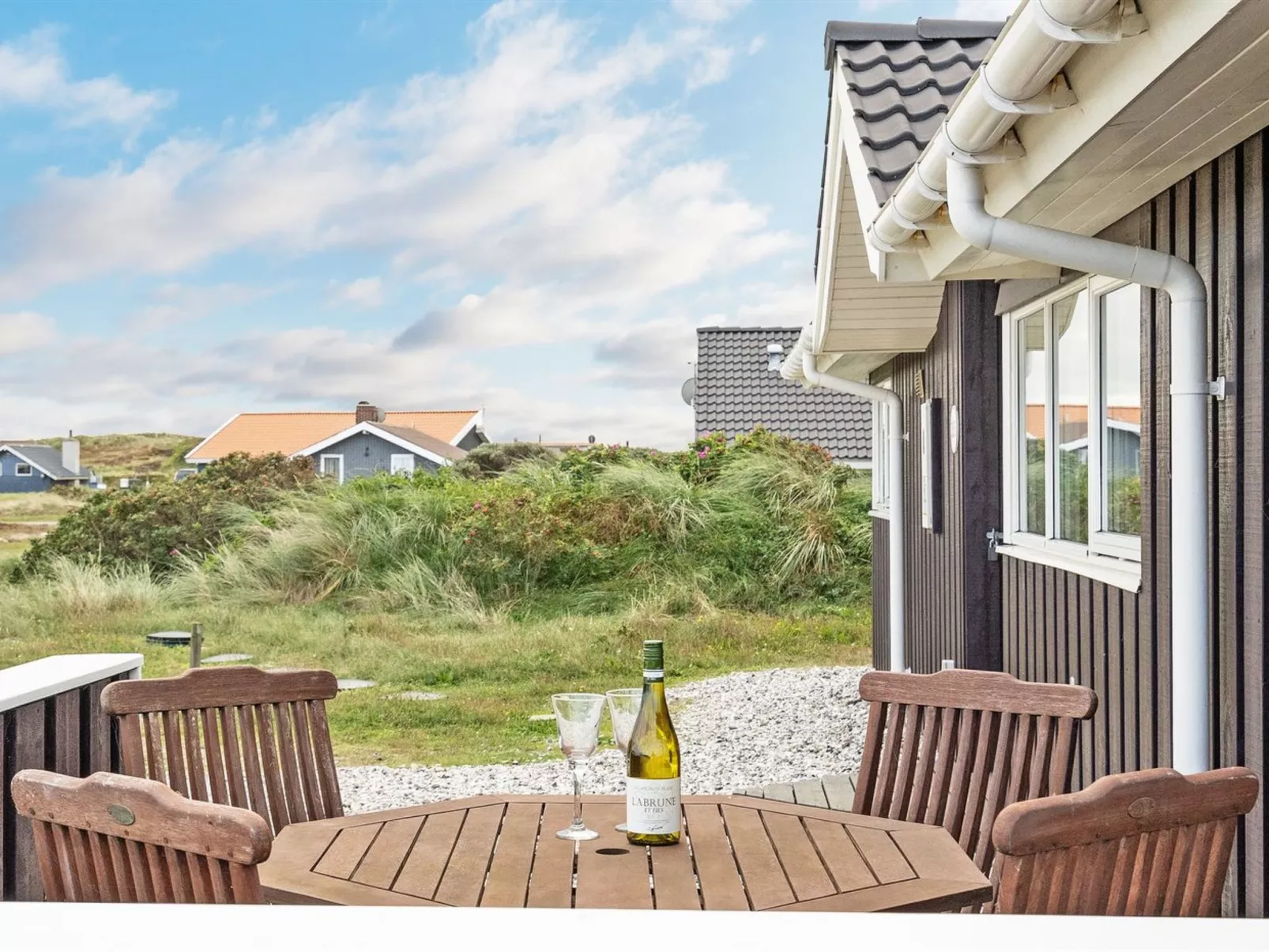 "Thrugot" -  from the sea-Buiten