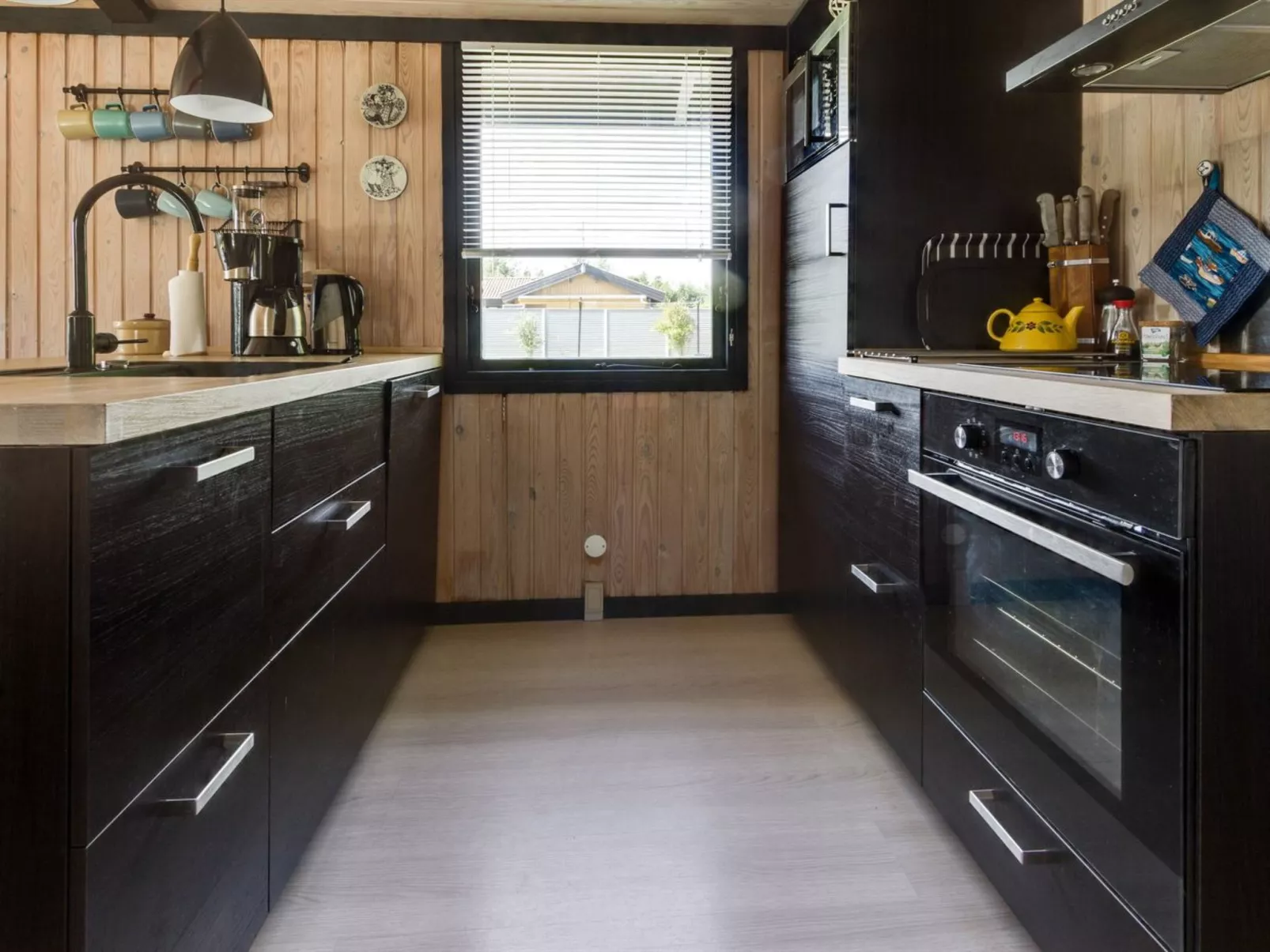 "Litle" - 600m from the sea-Binnen