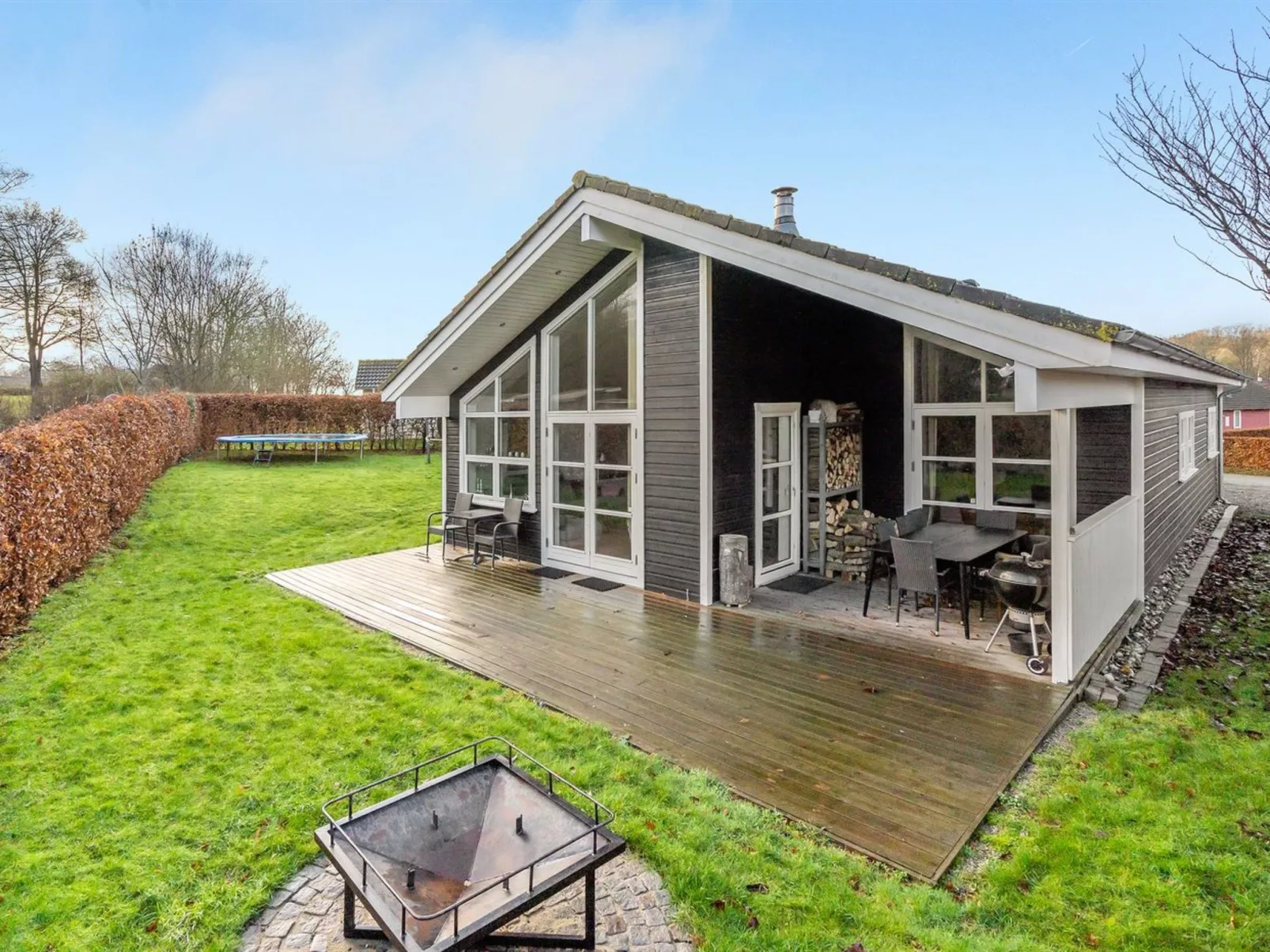 "Holmwith" - 200m from the sea-Binnen