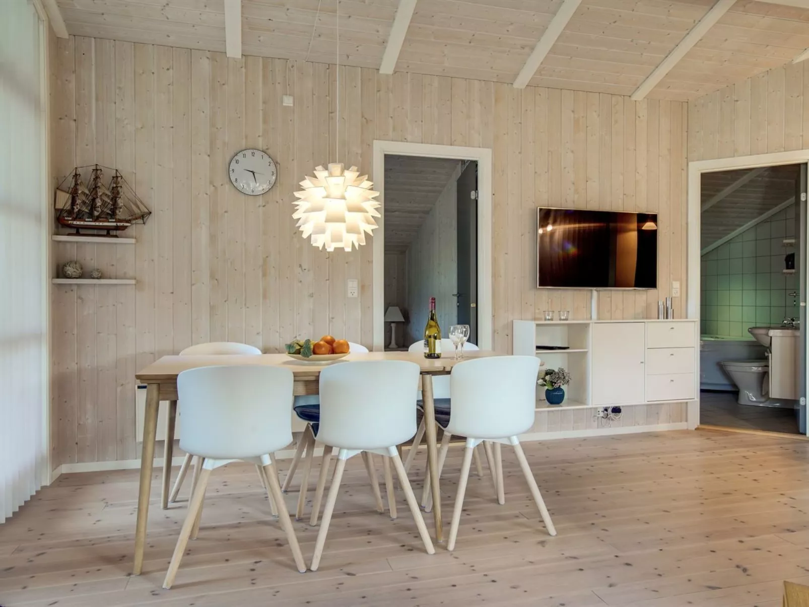 "Barnet" - 2.2km from the sea-Binnen