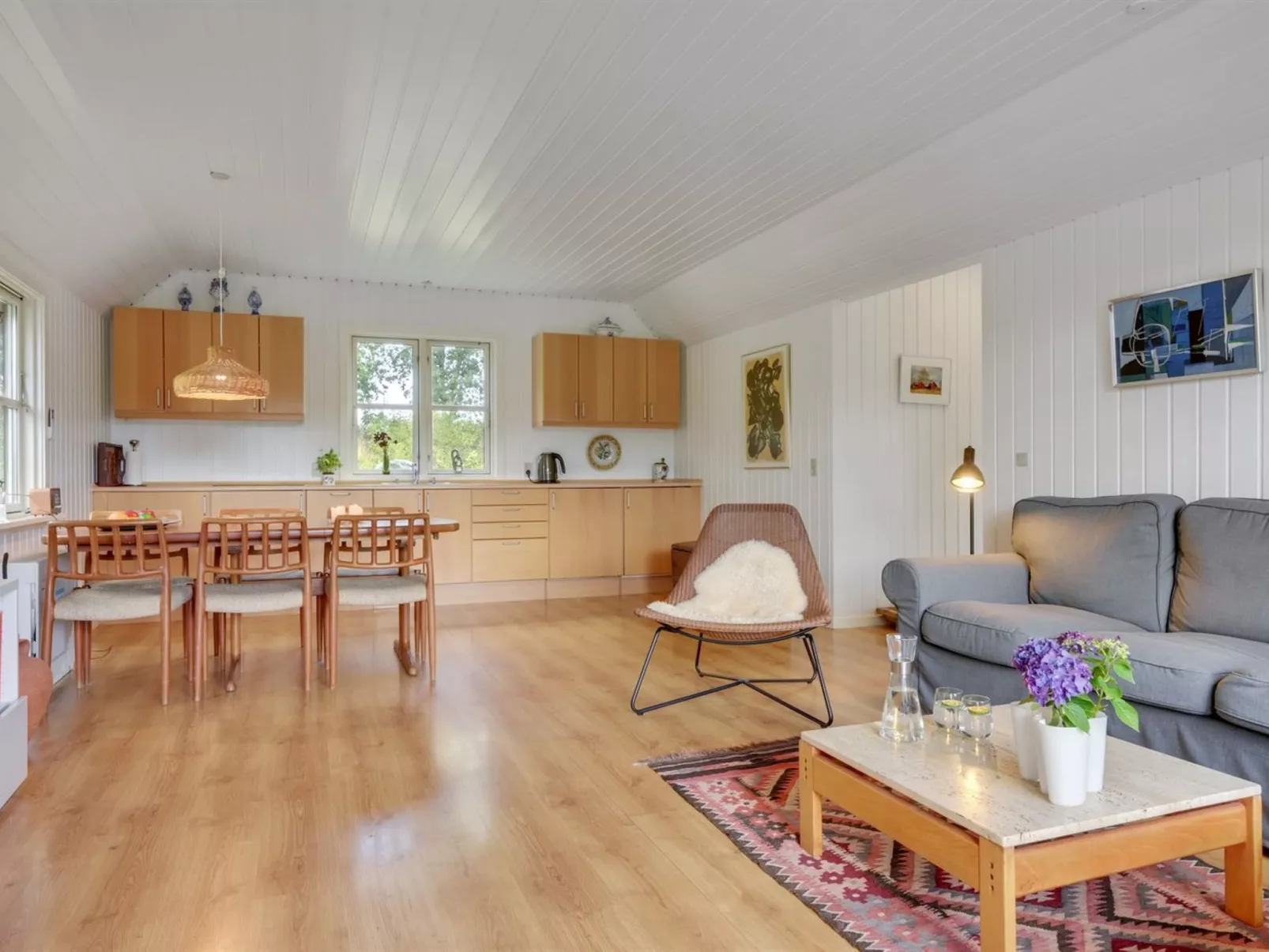 "Elvine" - 2.9km from the sea-Binnen