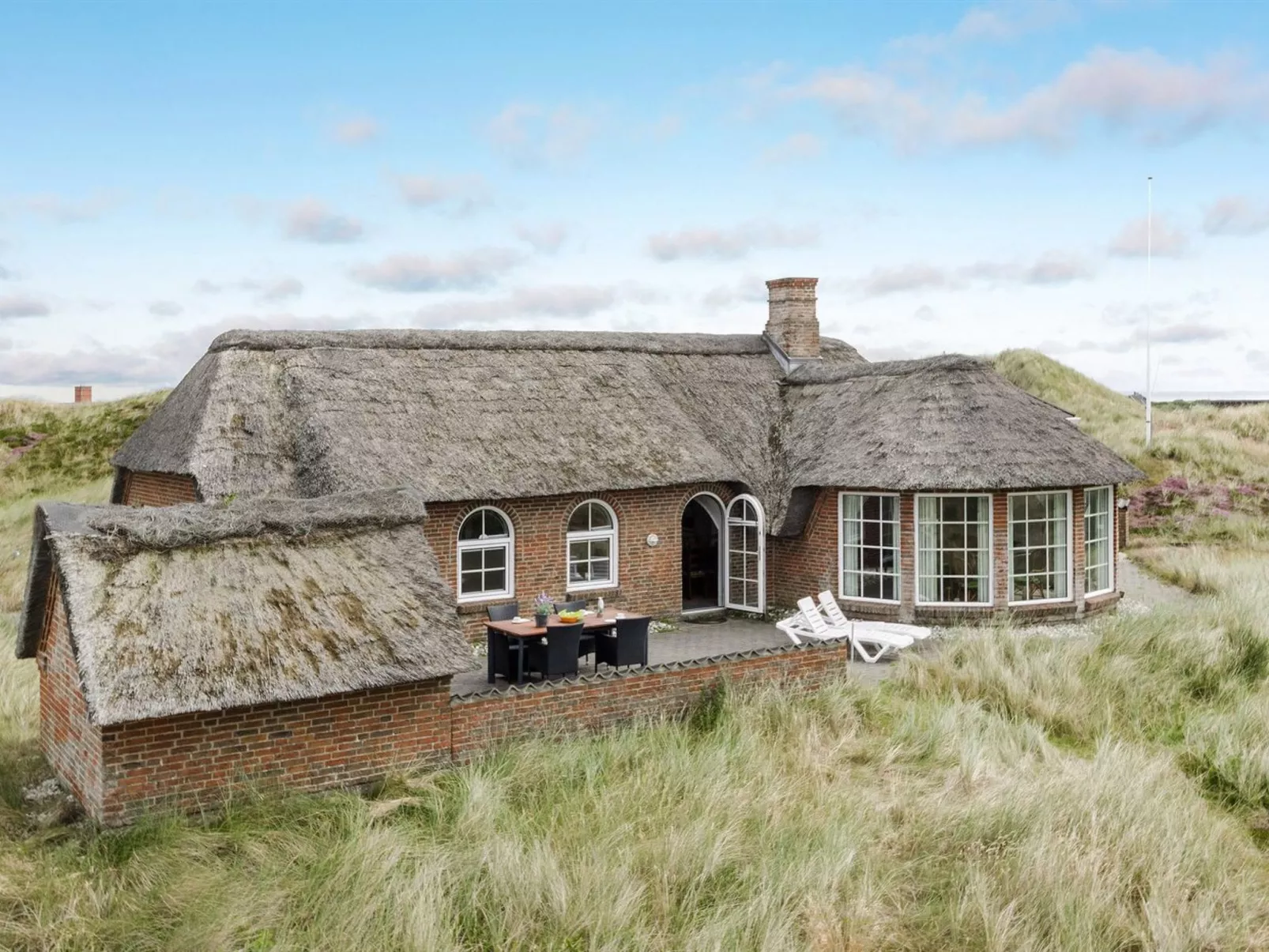 "Aslaug" - 500m from the sea-Buiten