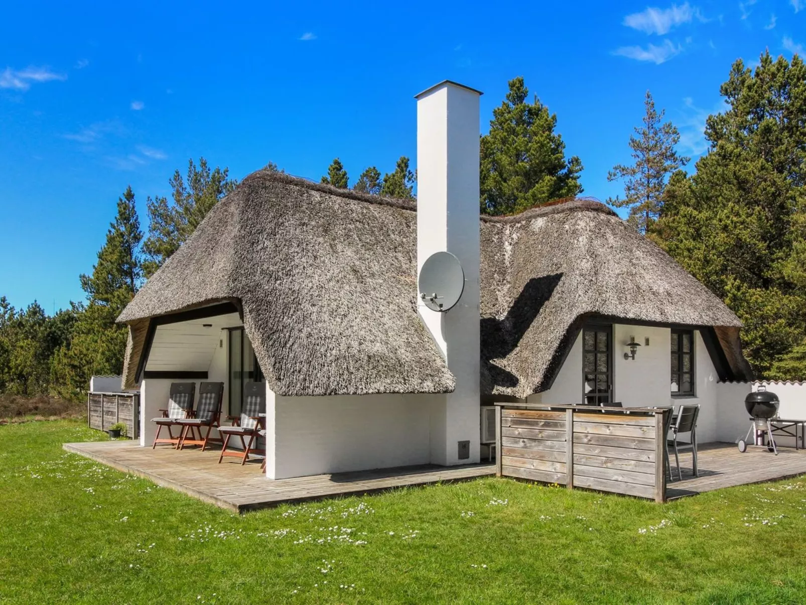 "Lilo" - 1km from the sea-Buiten