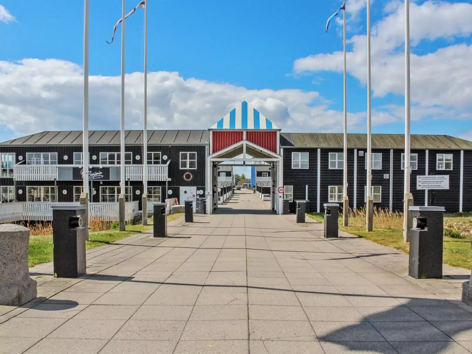 "Alet" - 2m from the sea-Buiten
