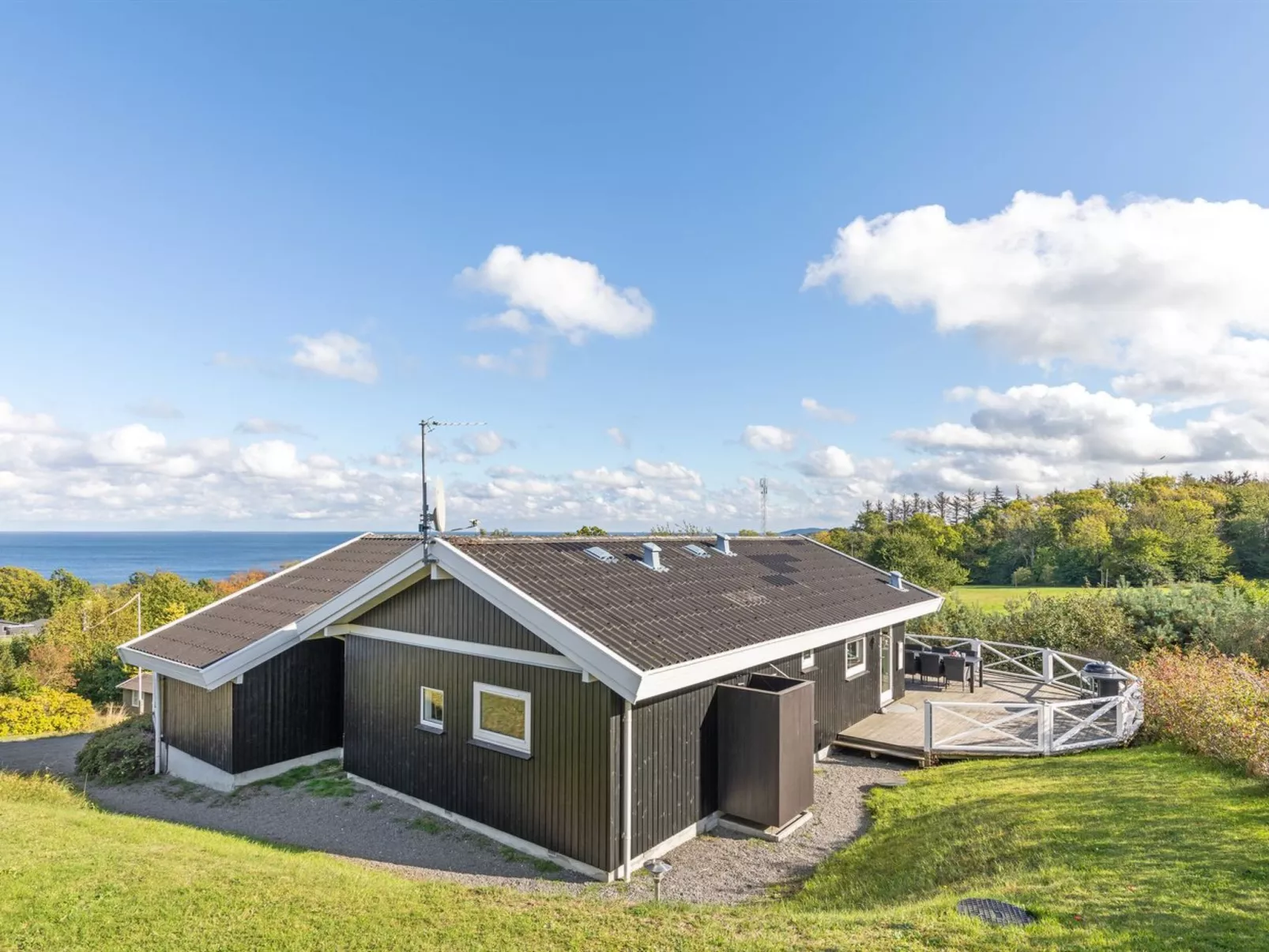 "Tjelle" - 300m from the sea