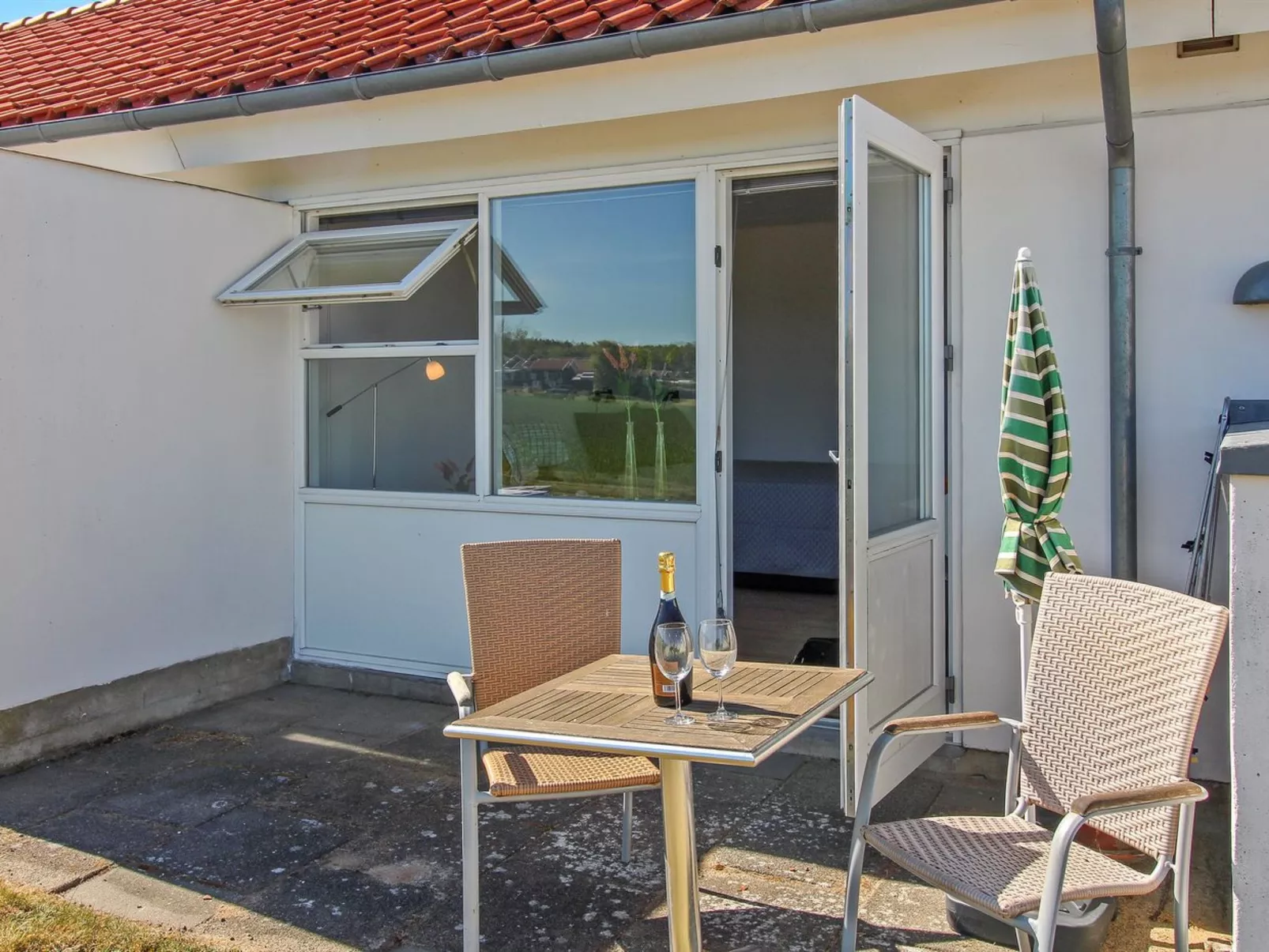 "Annemai" - 500m from the sea-Buiten